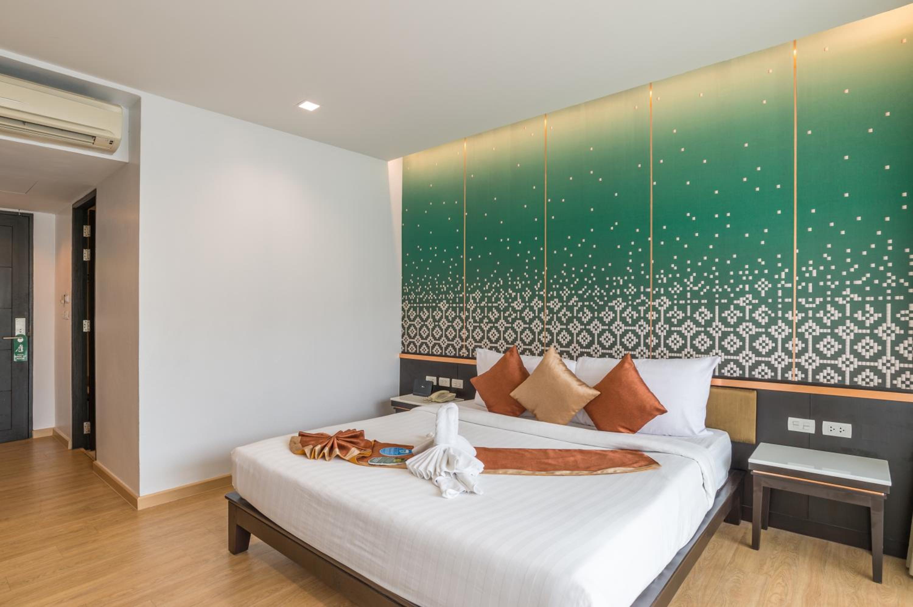 Superior Double or Twin Room (No View) photo 3