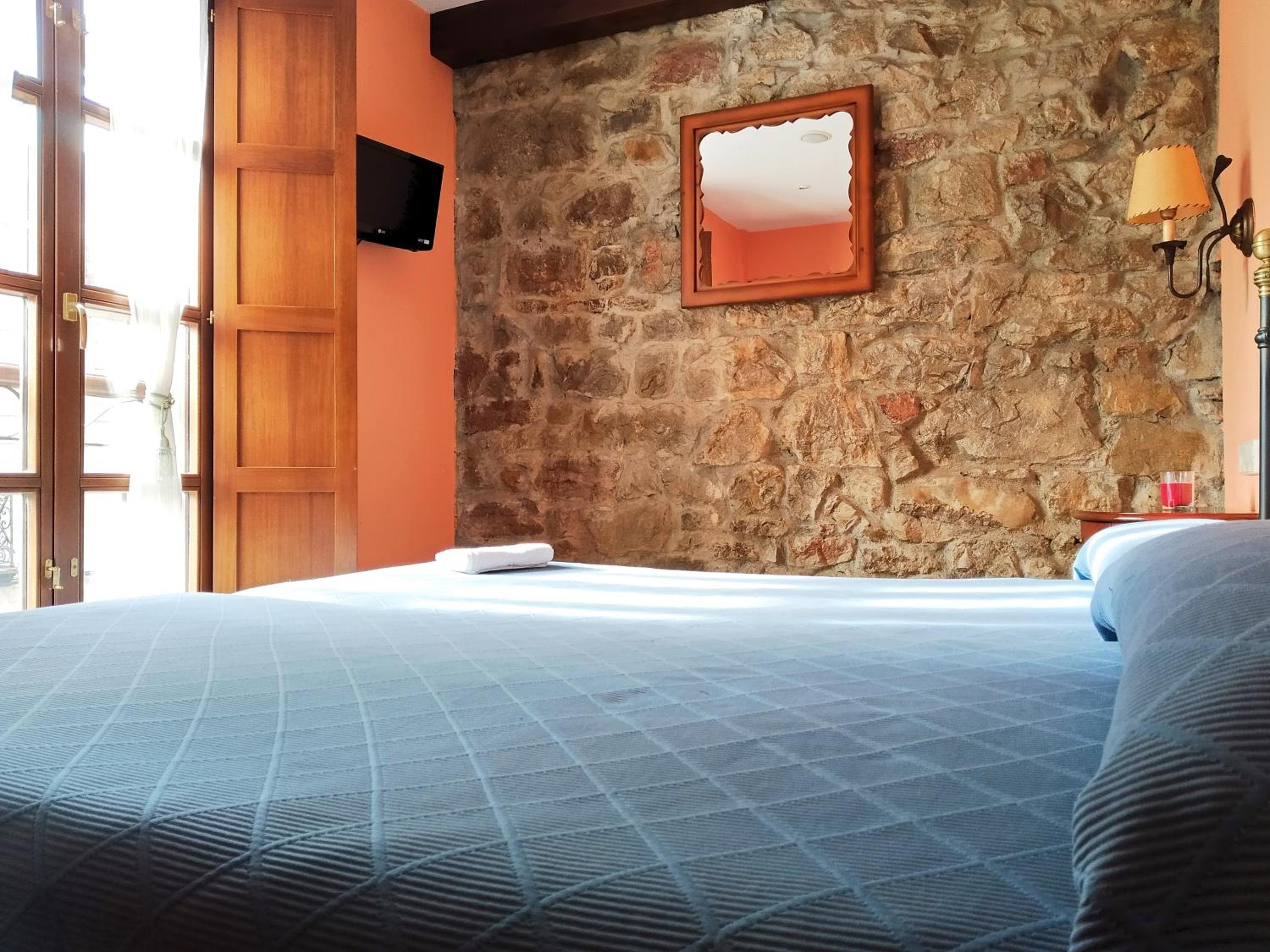 Double or Twin Room - Photo 16
