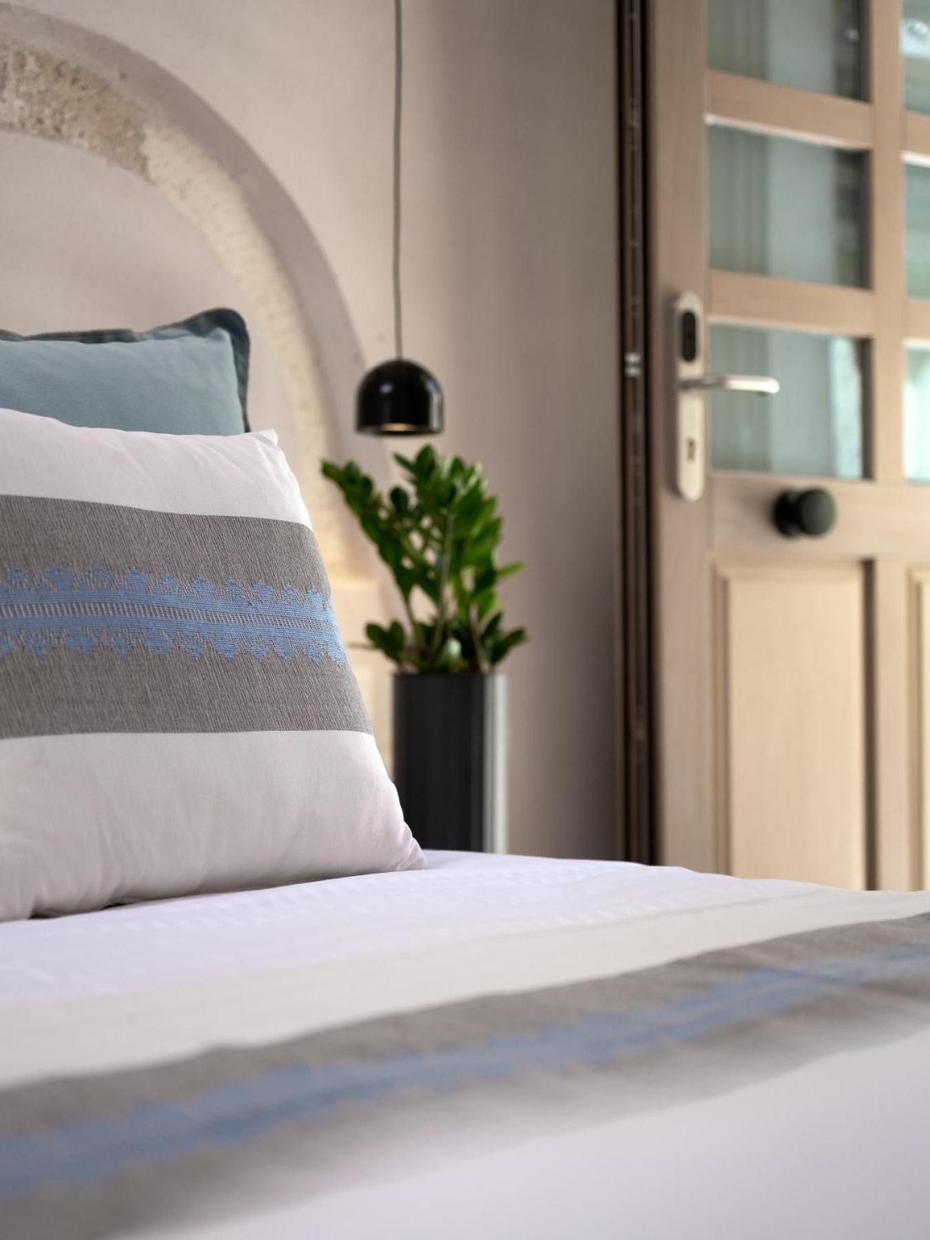 Deluxe Double Room - Photo 19