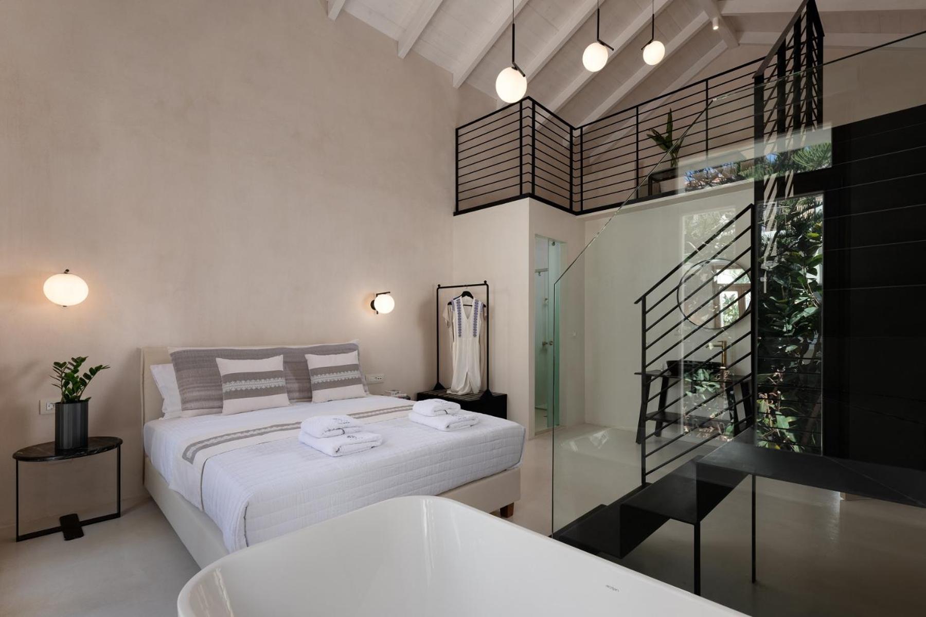Deluxe Junior Suite - Photo 6
