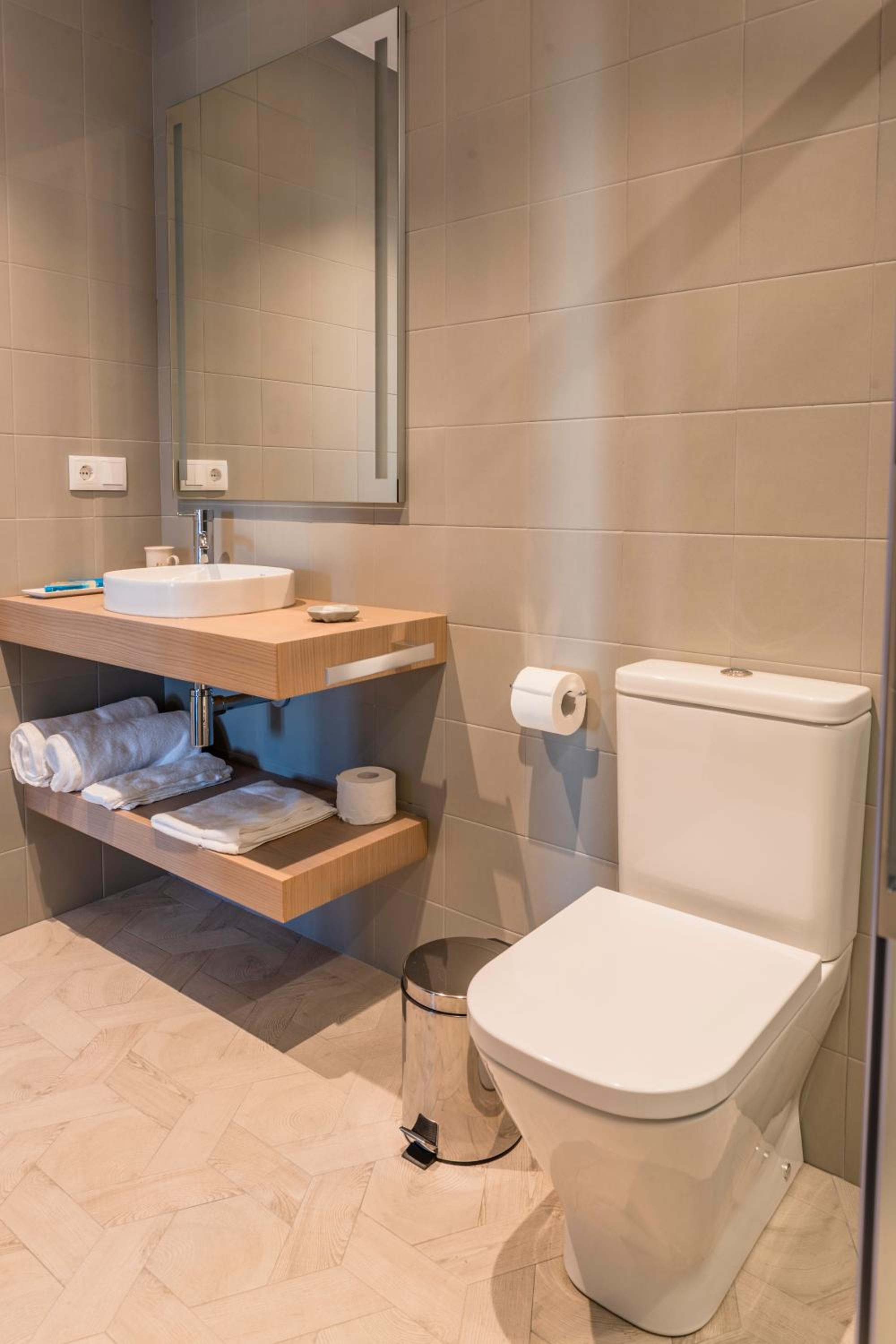 Double Room with Private Bathroom photo 3