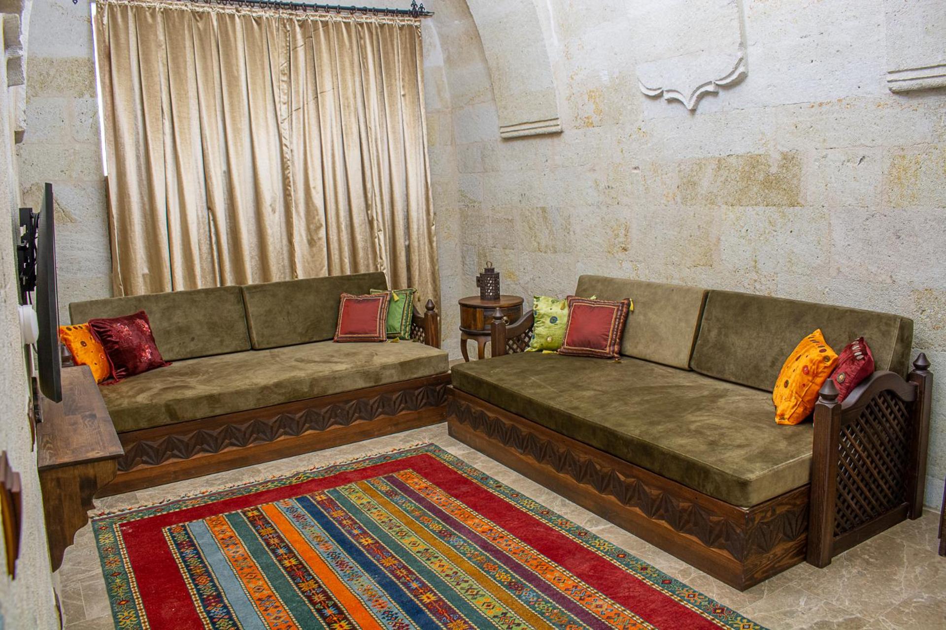 Superior Suite - Photo 15
