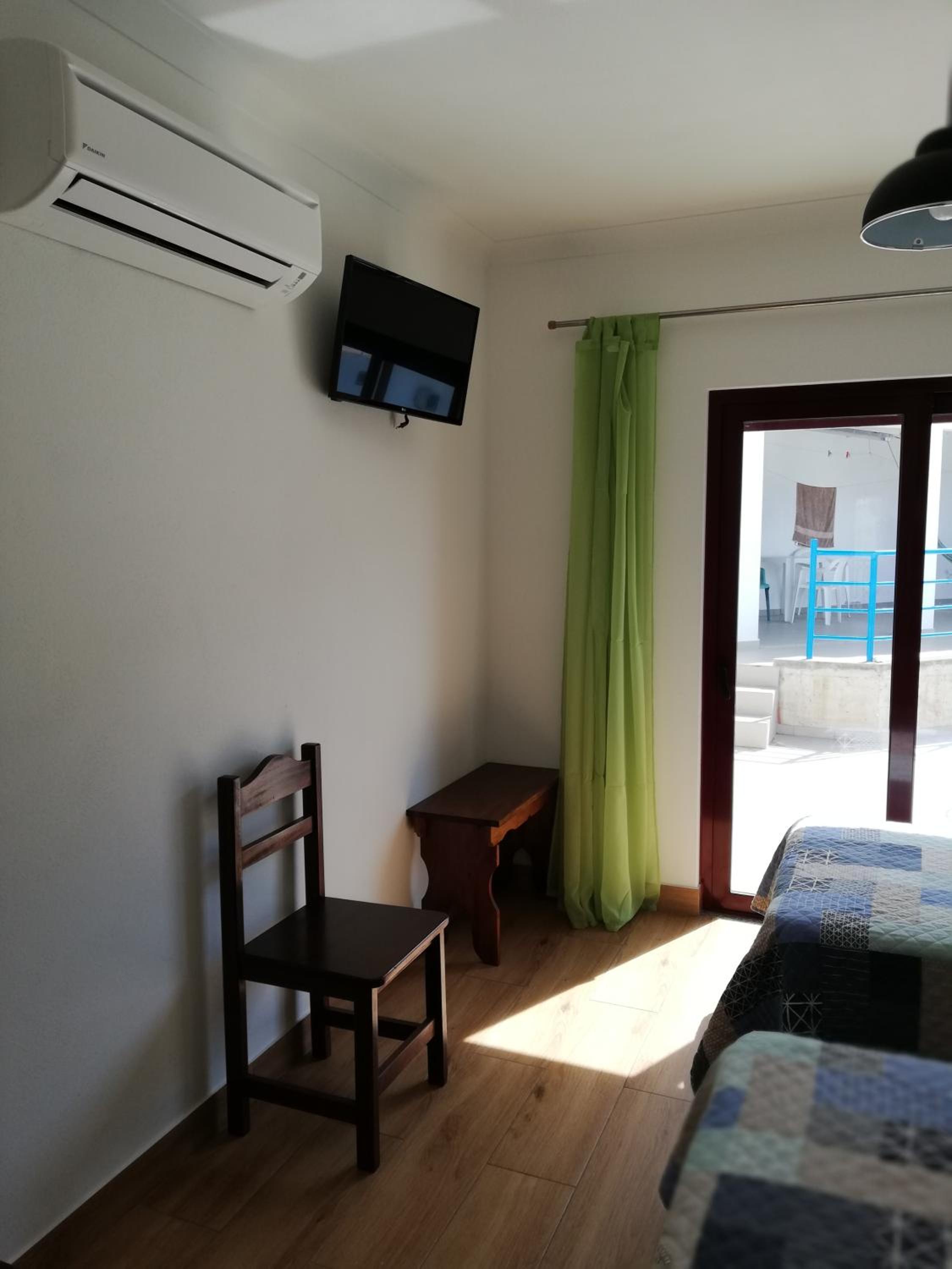 Twin Room with Balcony - Photo 12