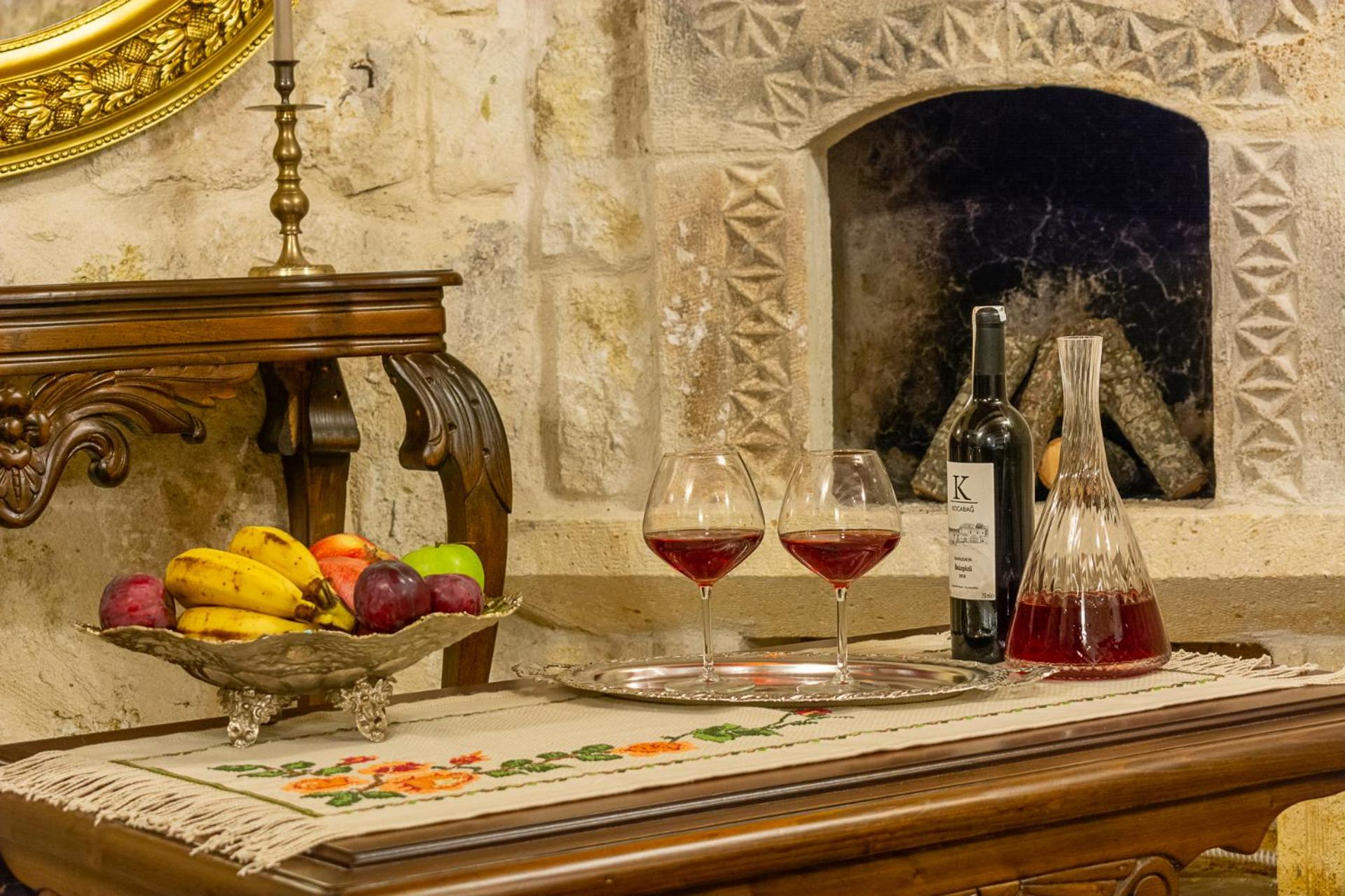 Superior Suite - Photo 19