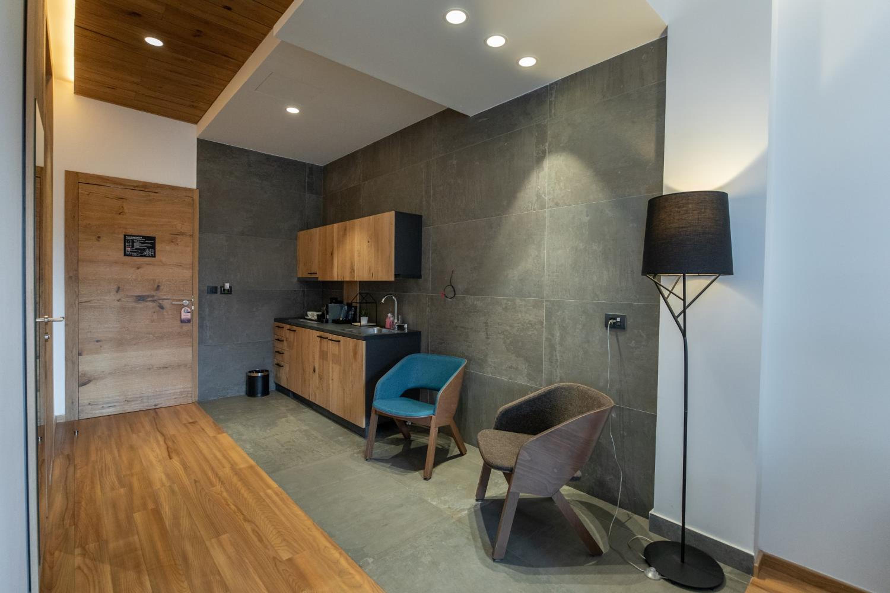 Queen Room - Disability Access photo 3