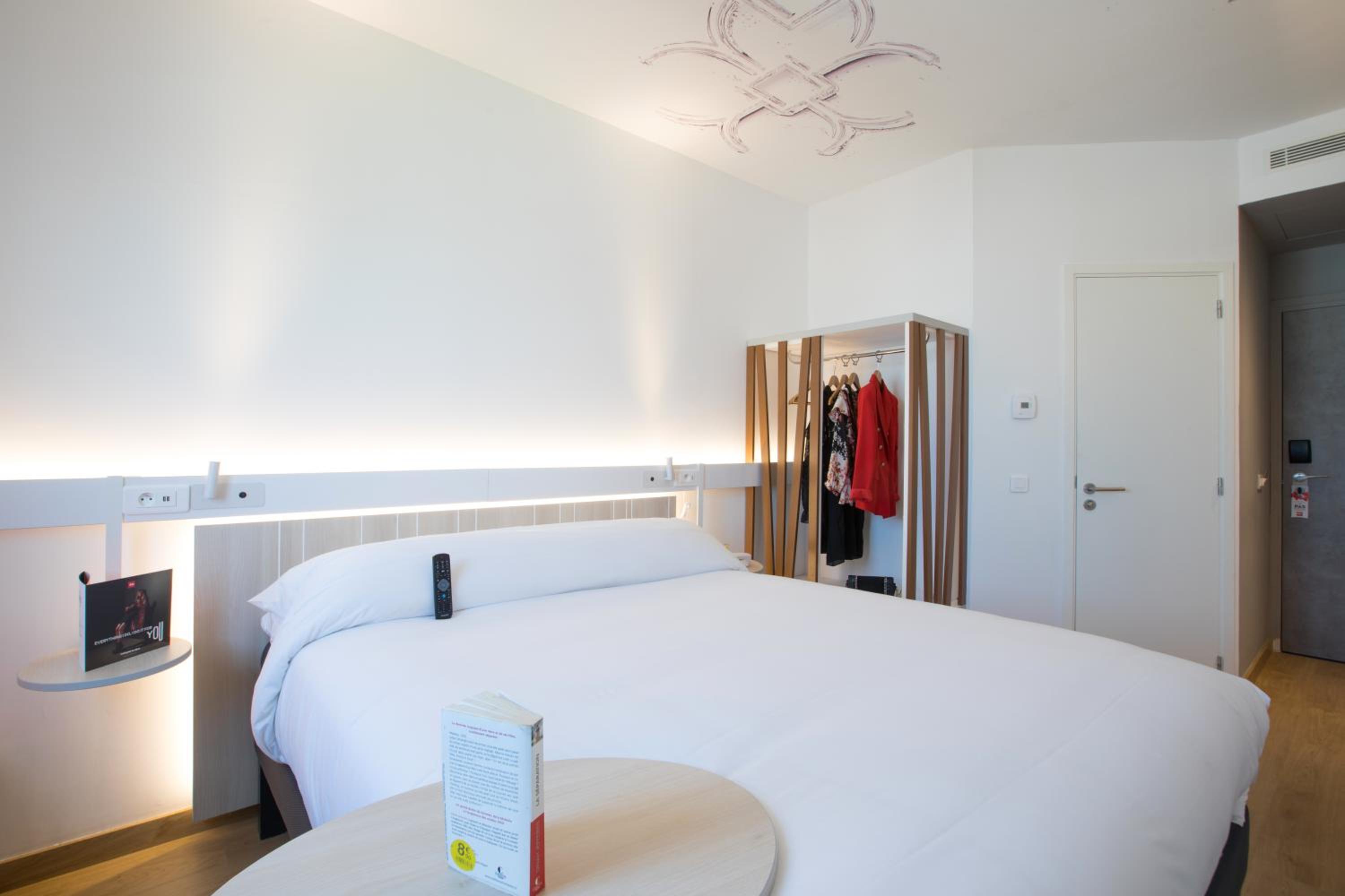  Agora Double Room By Ibis - Photo 1
