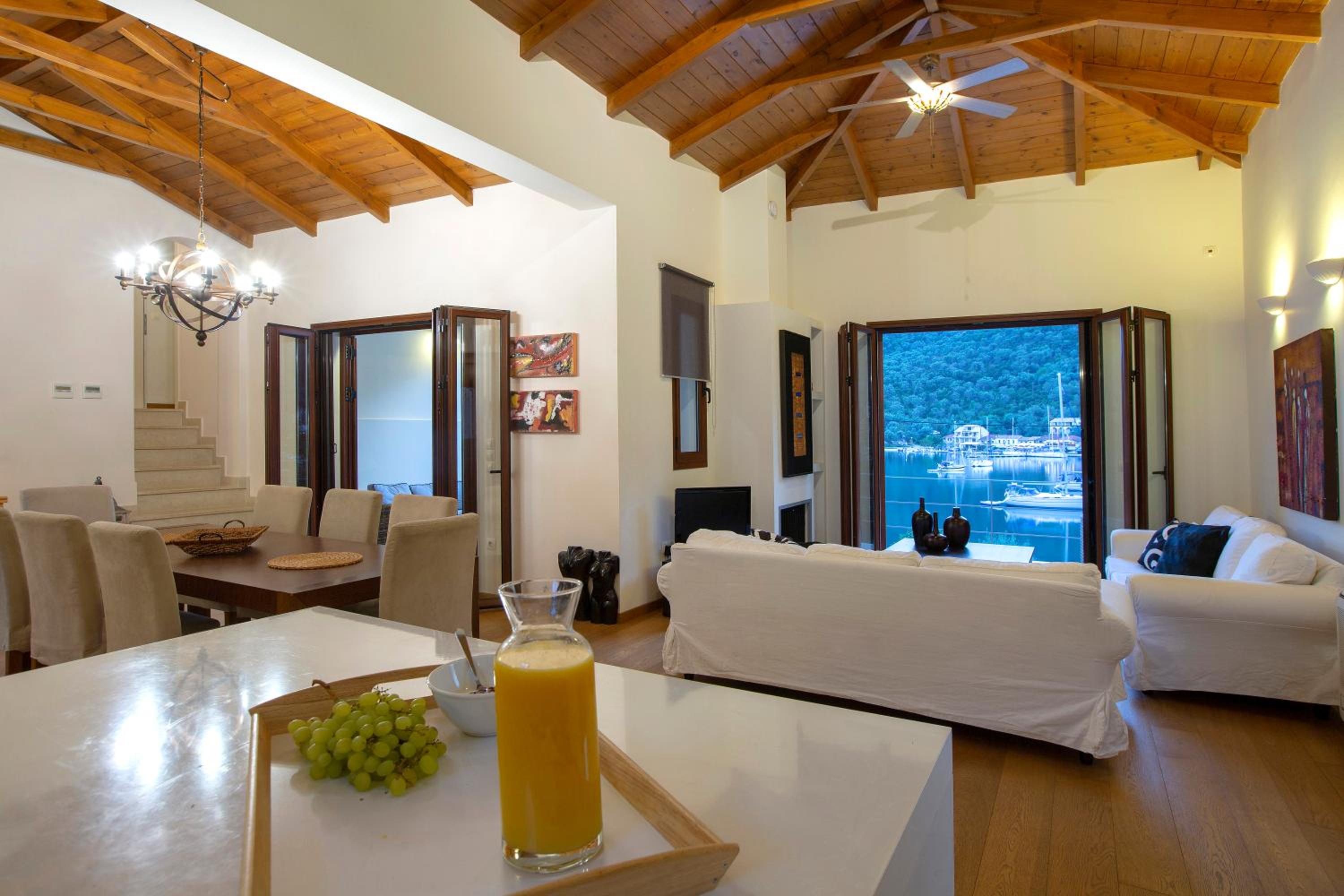 Villa photo 1