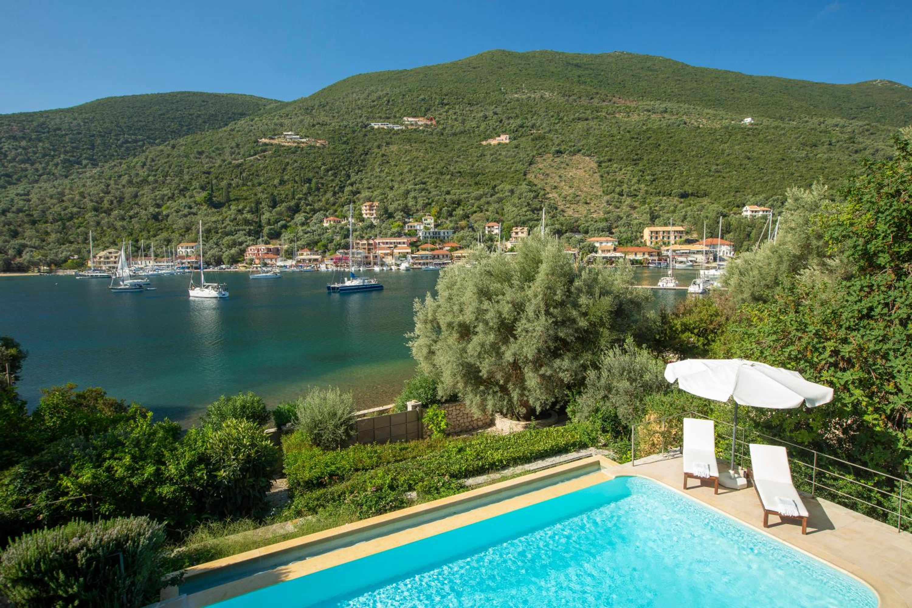 Villa photo 2