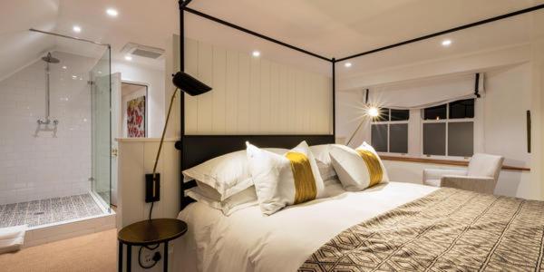 Standard King Room photo 1