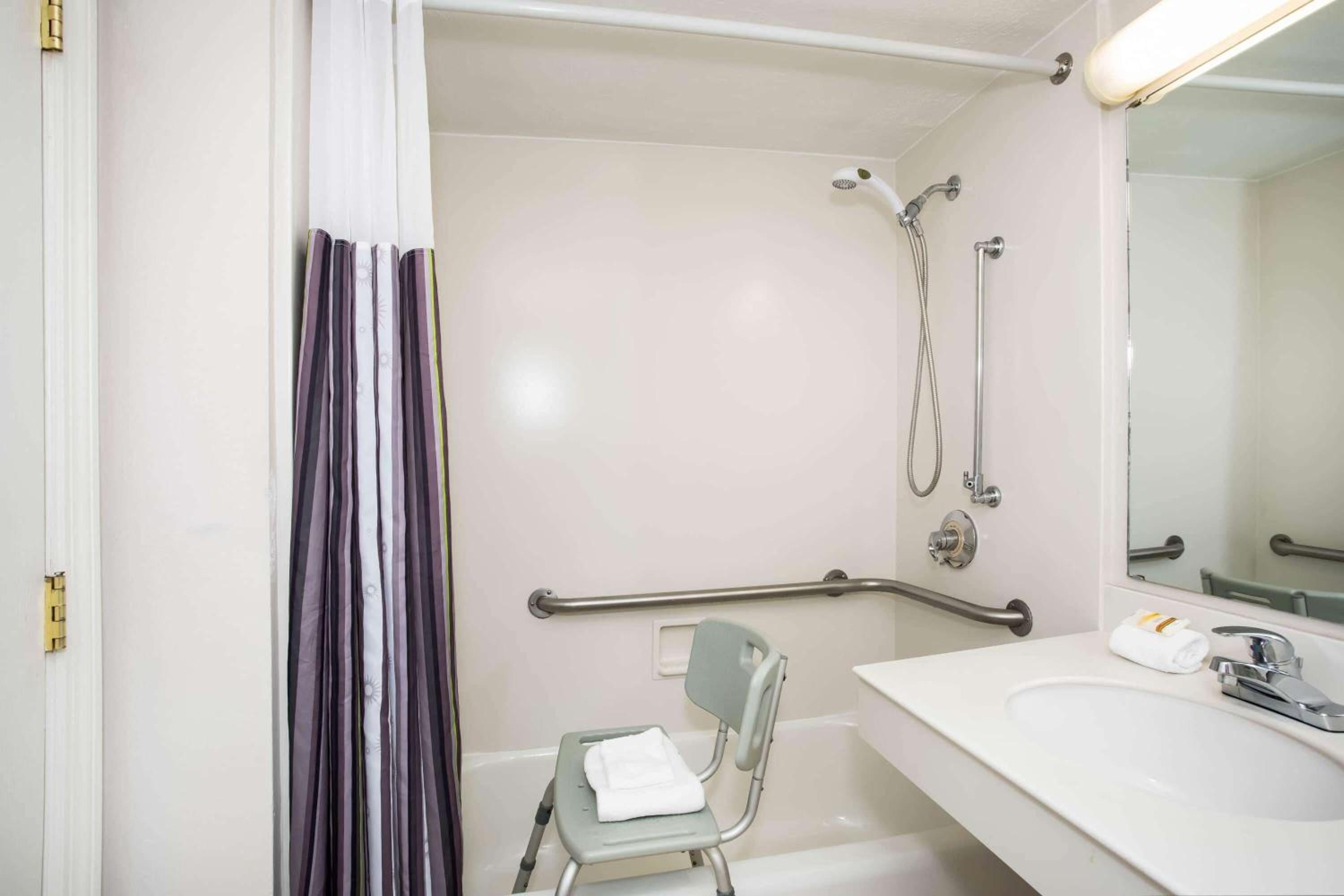 Double Room with Two Double Beds and Roll-In Shower - Mobility/Hearing Access - Non-Smoking photo 3