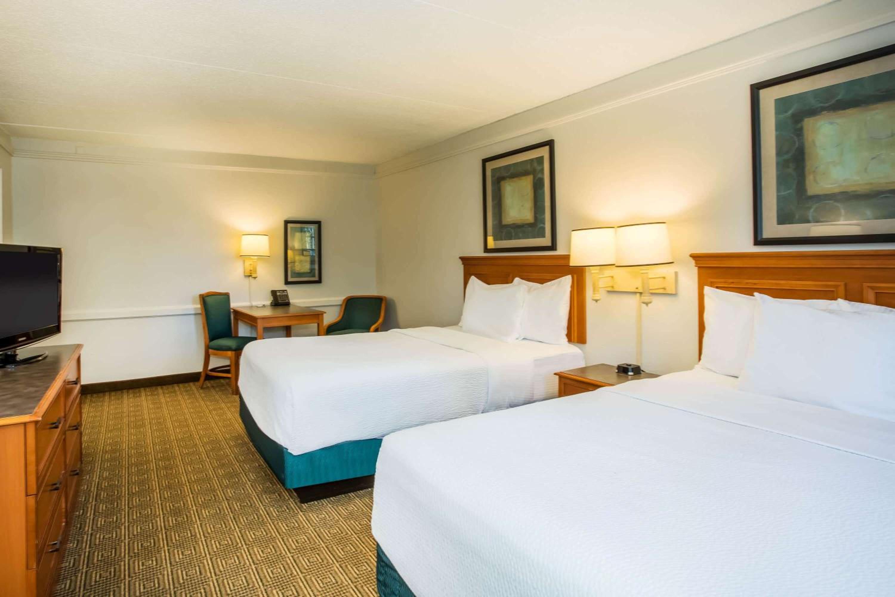 Double Room with Two Double Beds and Roll-In Shower - Mobility/Hearing Access - Non-Smoking photo 1