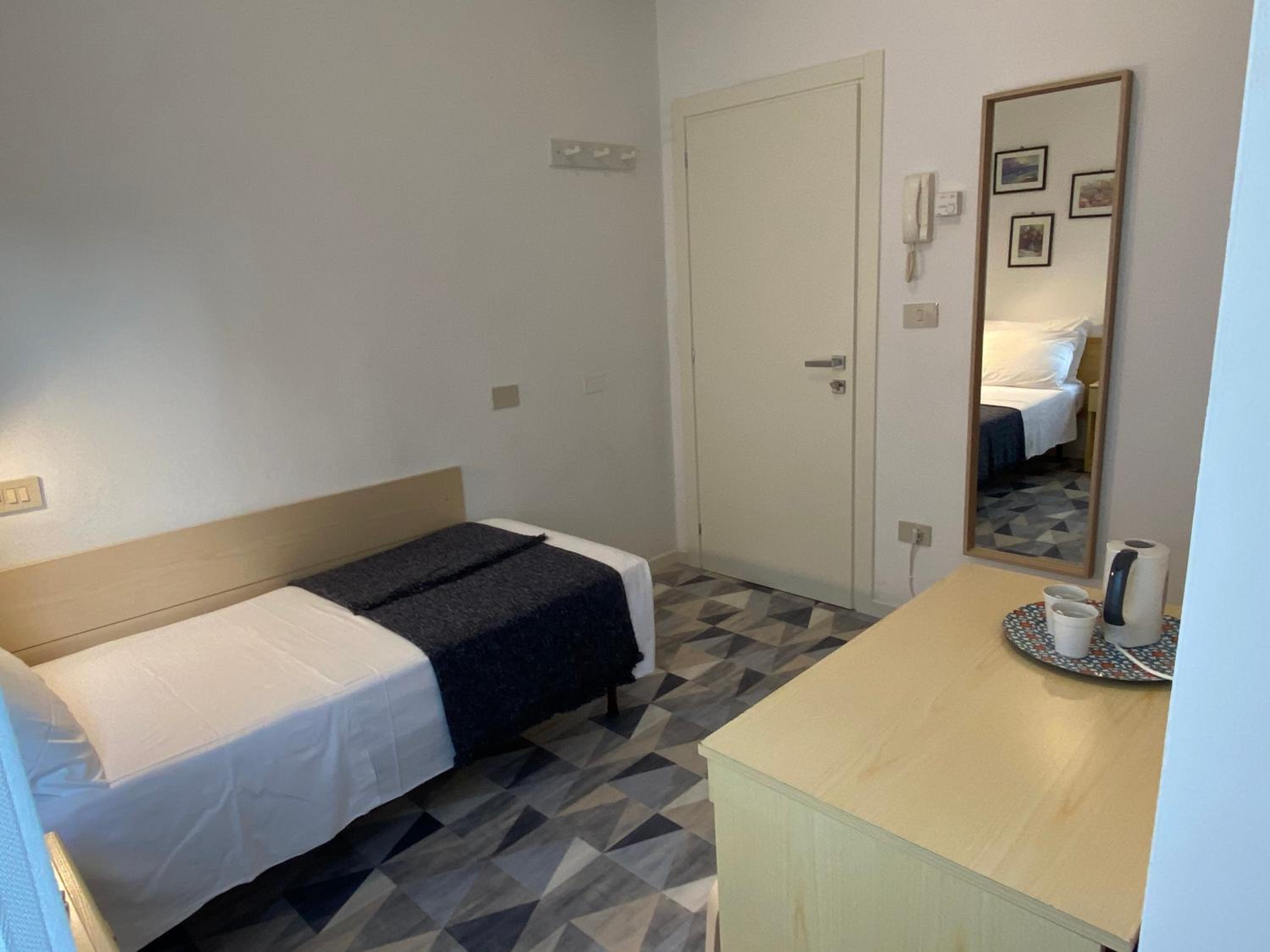 Standard Single Room photo 3