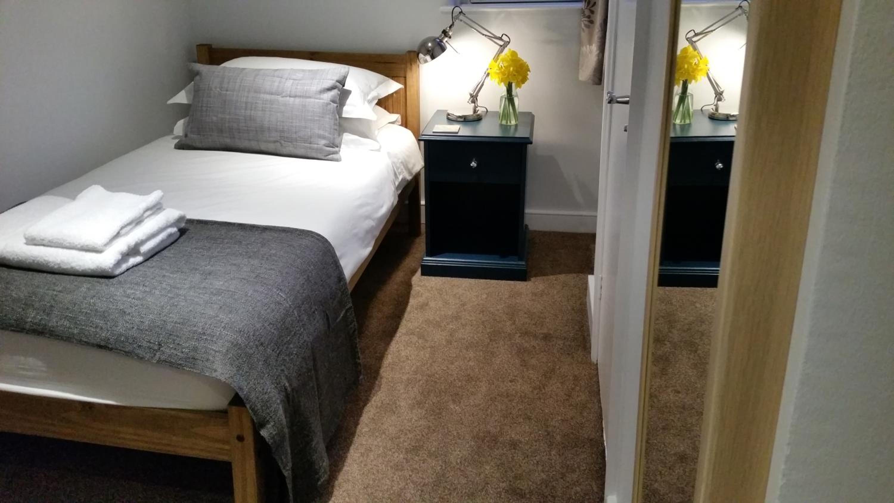Single Room photo 3