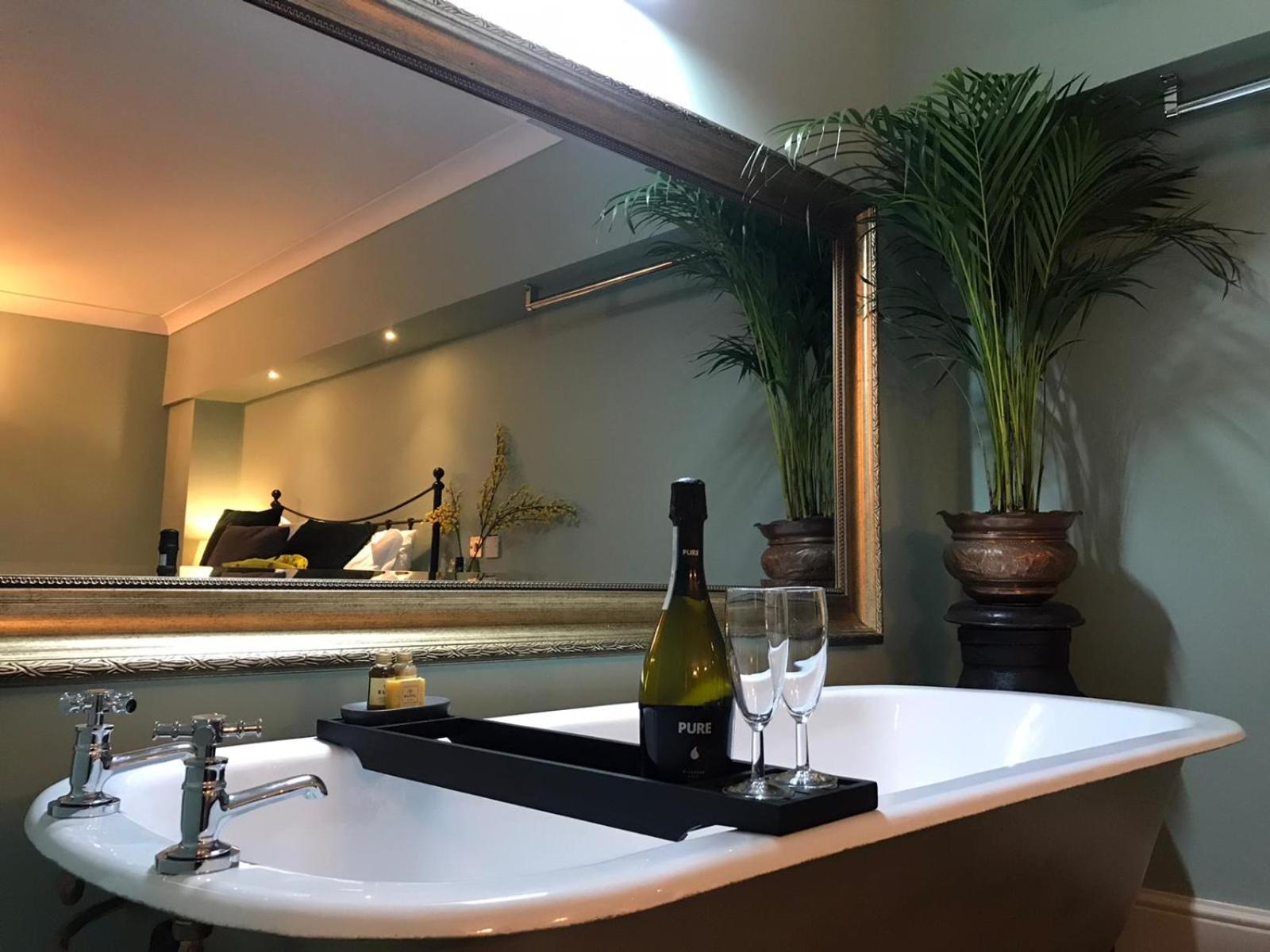 Junior Suite with Garden View - Photo 22