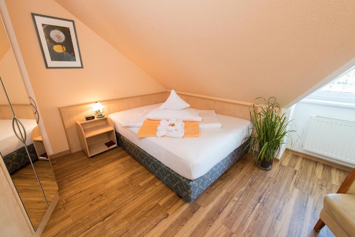 Single Room with Partial Sea View