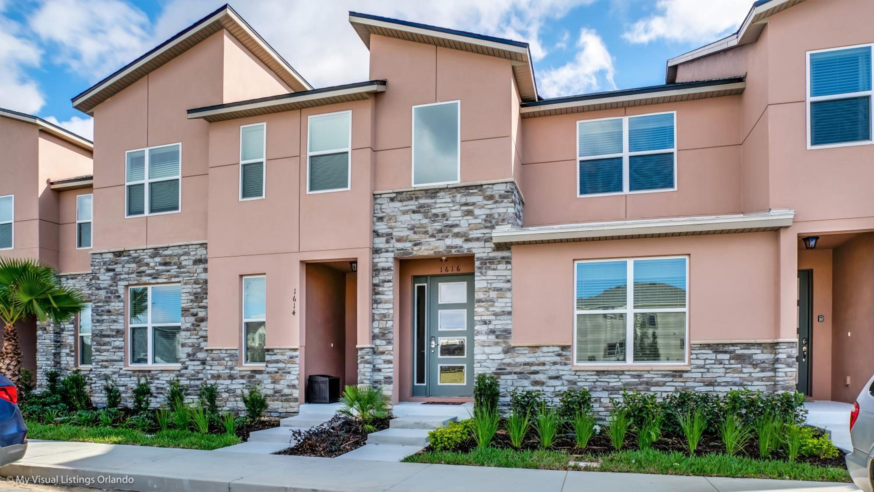 Four-Bedroom House - Photo 15