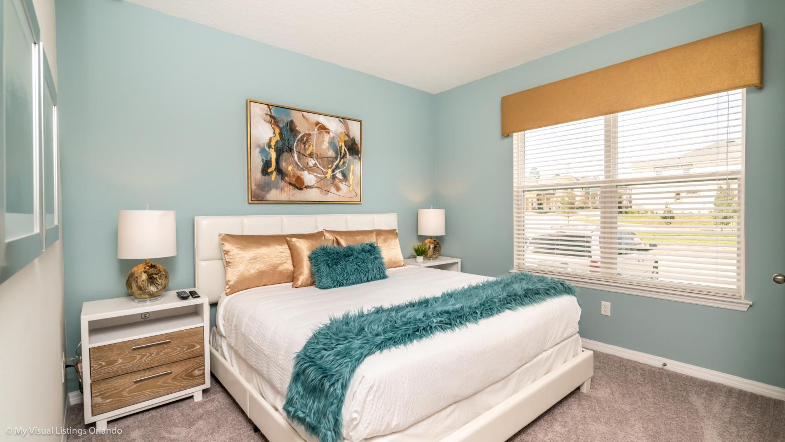 Four-Bedroom House - Photo 1