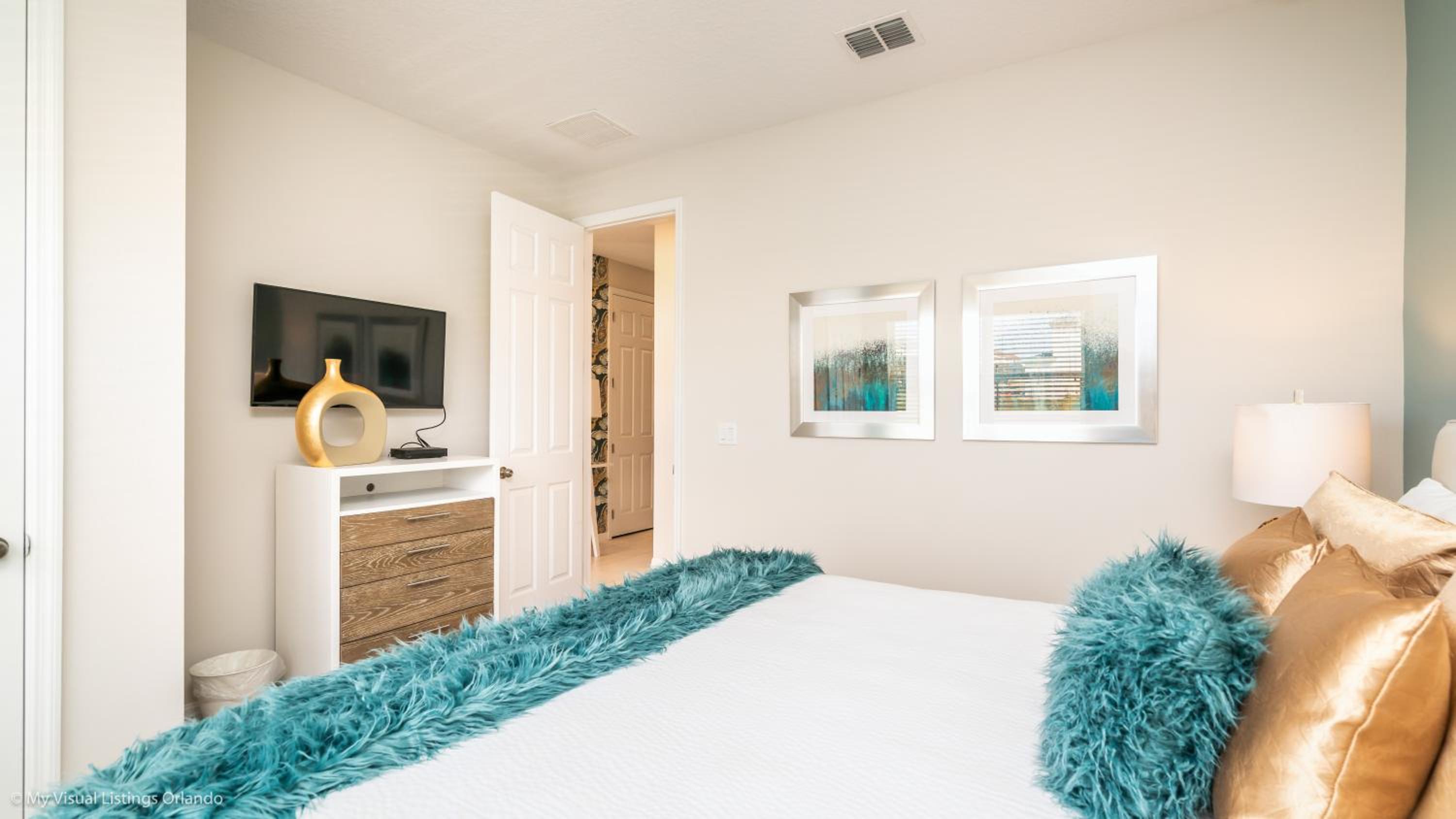 Four-Bedroom House - Photo 47