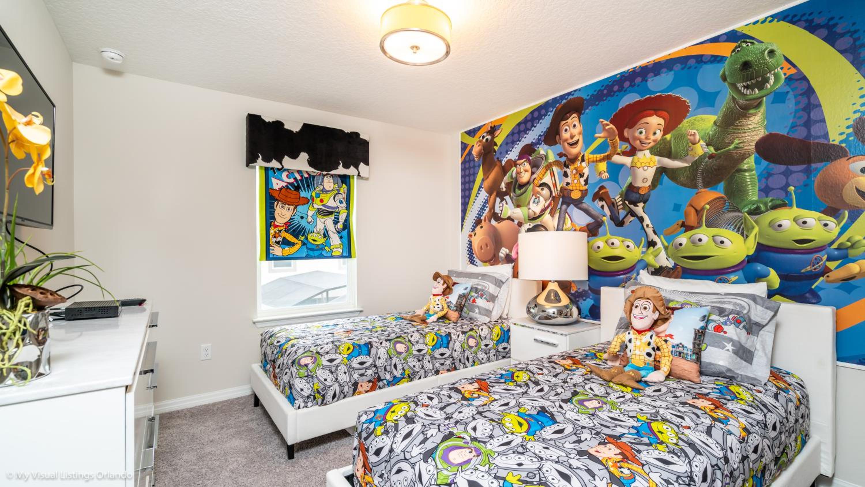Four-Bedroom House - Photo 3