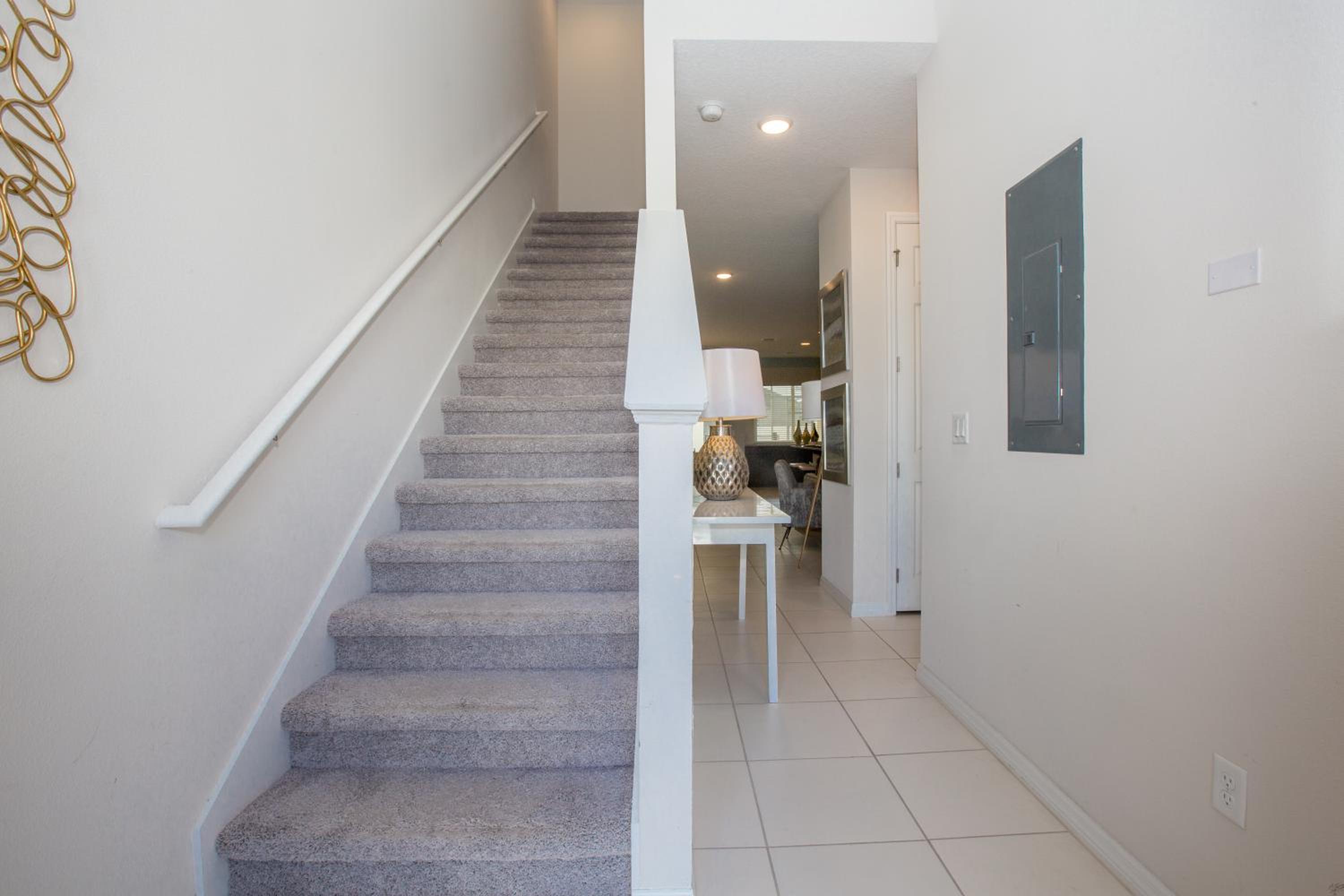 Four-Bedroom House - Photo 7
