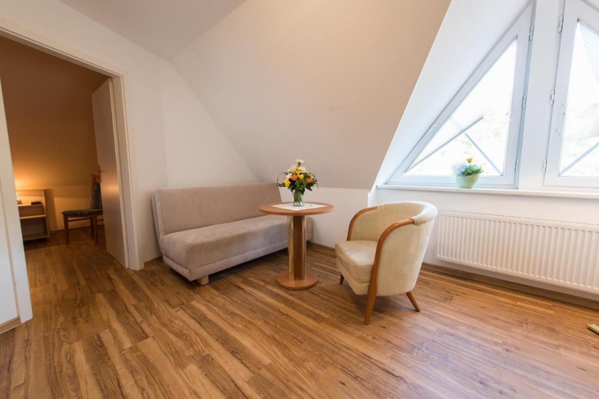 Junior Suite with Side Sea View photo 2