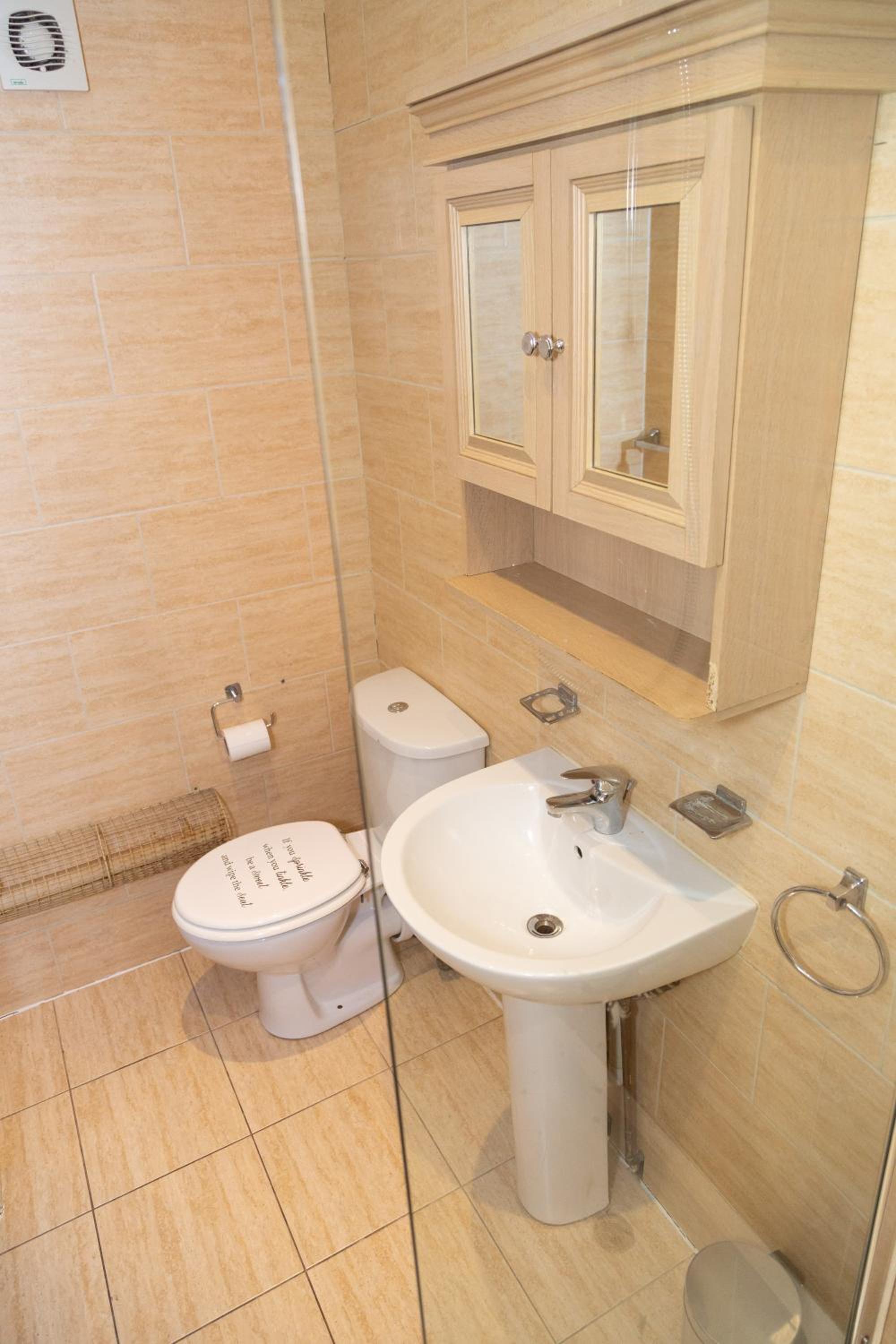 Executive Suite - Photo 5
