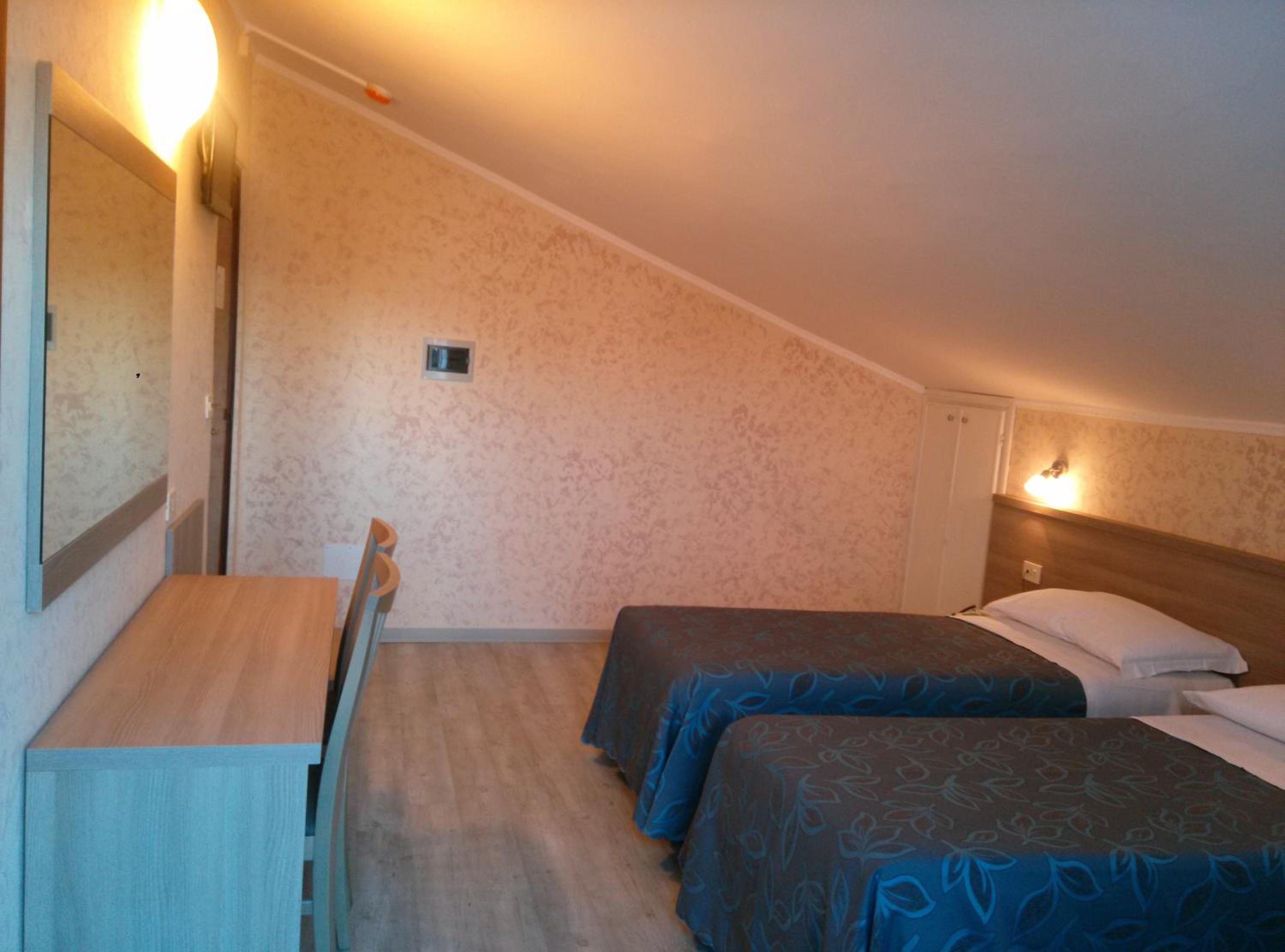 Triple Room photo 2