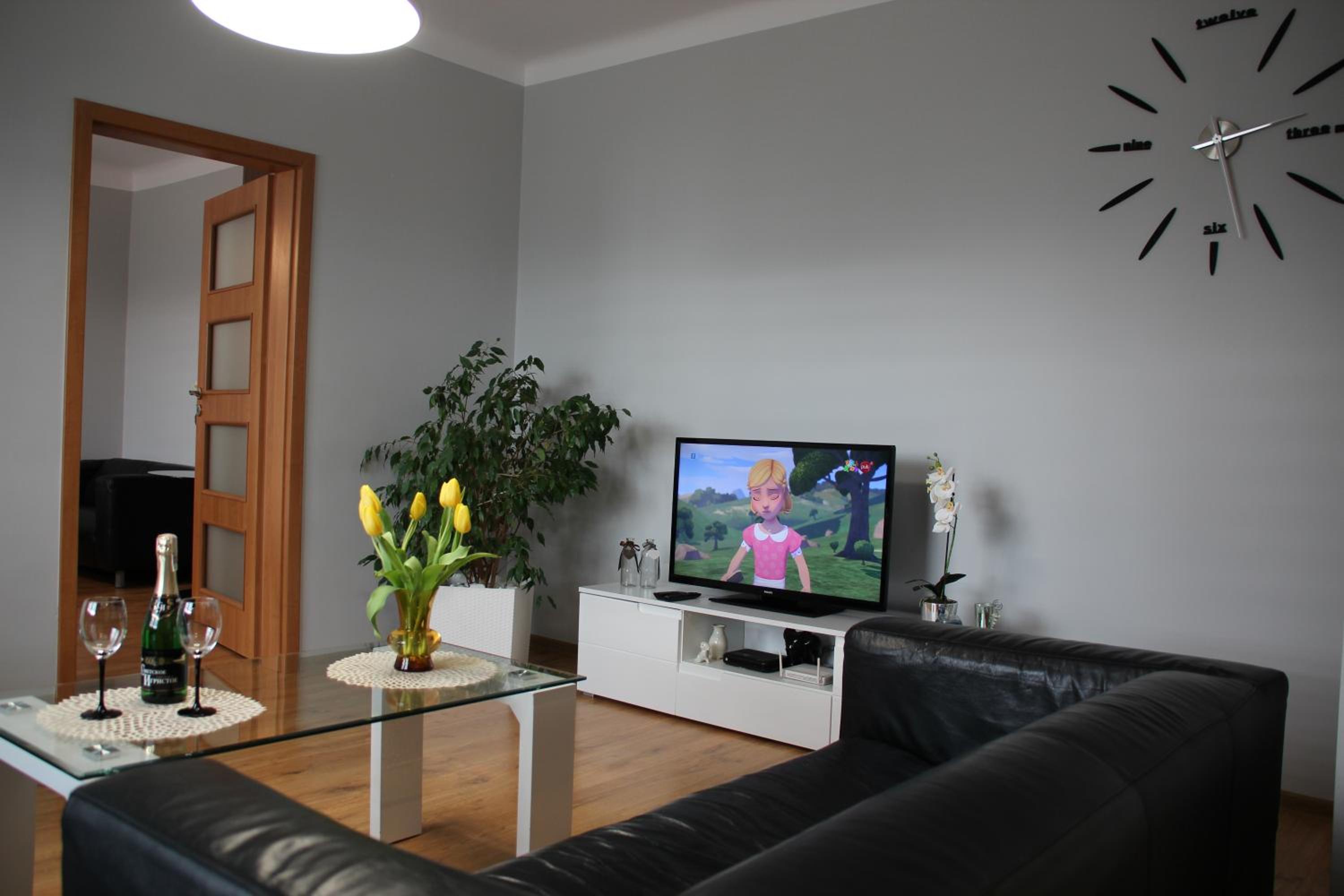 Apartment with Mountain View - Photo 17