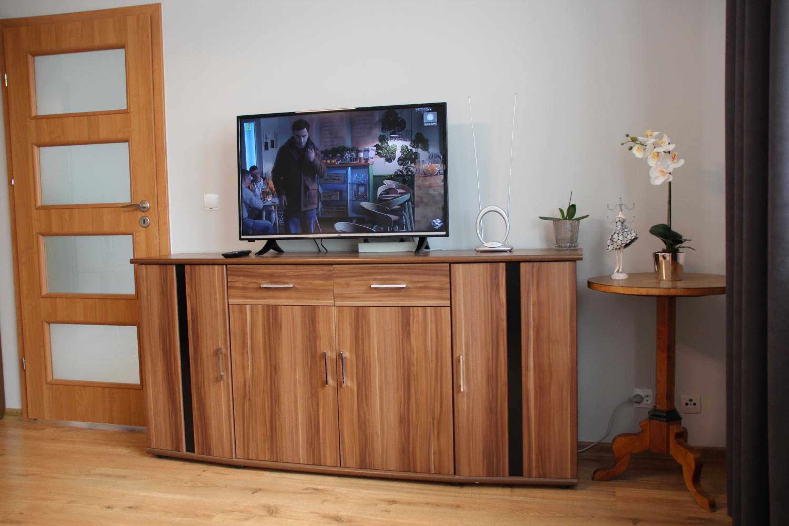 Apartment with Mountain View - Photo 12