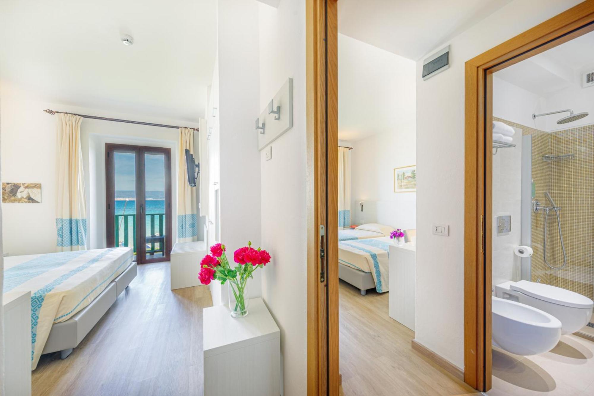 Family Room with Sea View - Photo 7