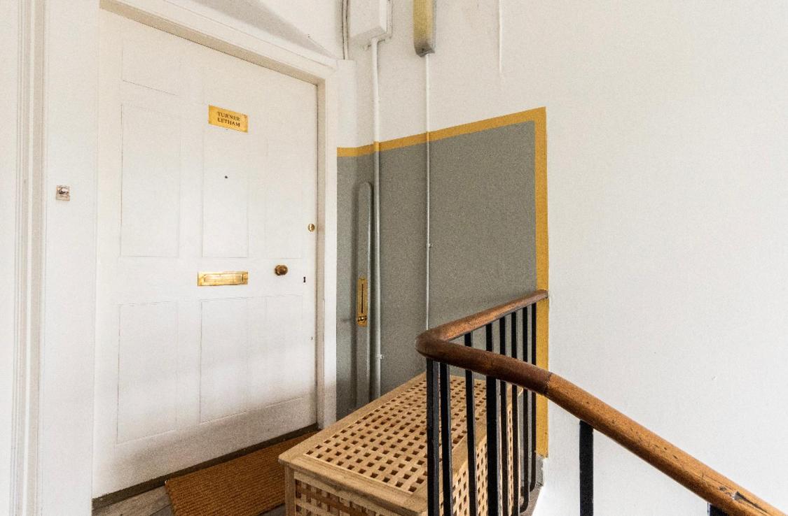 Two-Bedroom Apartment - Photo 3