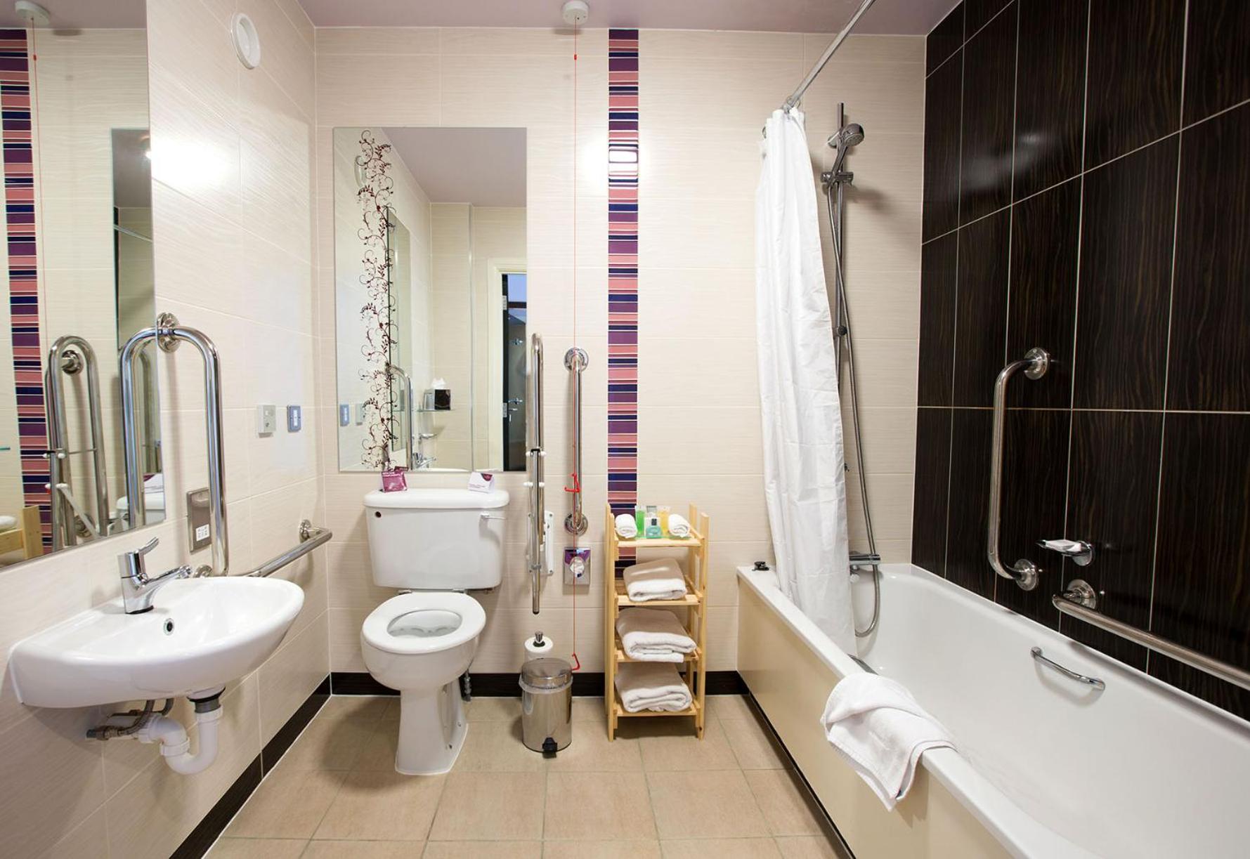 Standard King Room - Photo 6