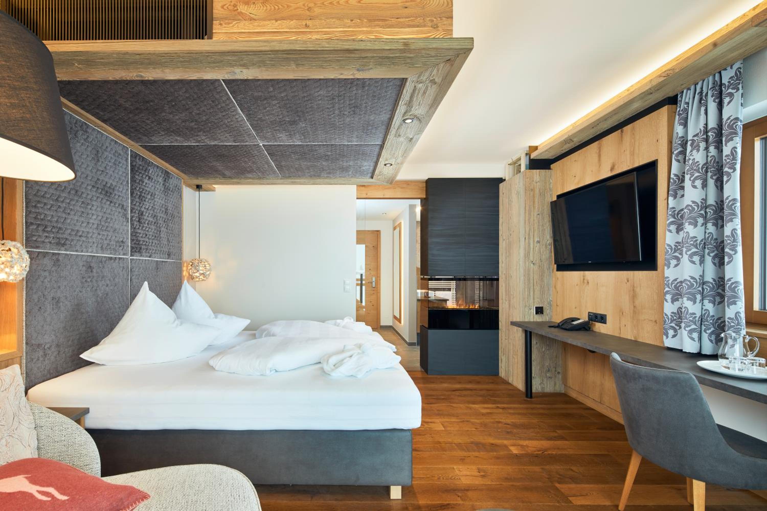 One-Bedroom Suite "RELAX_ON POINT" photo 2