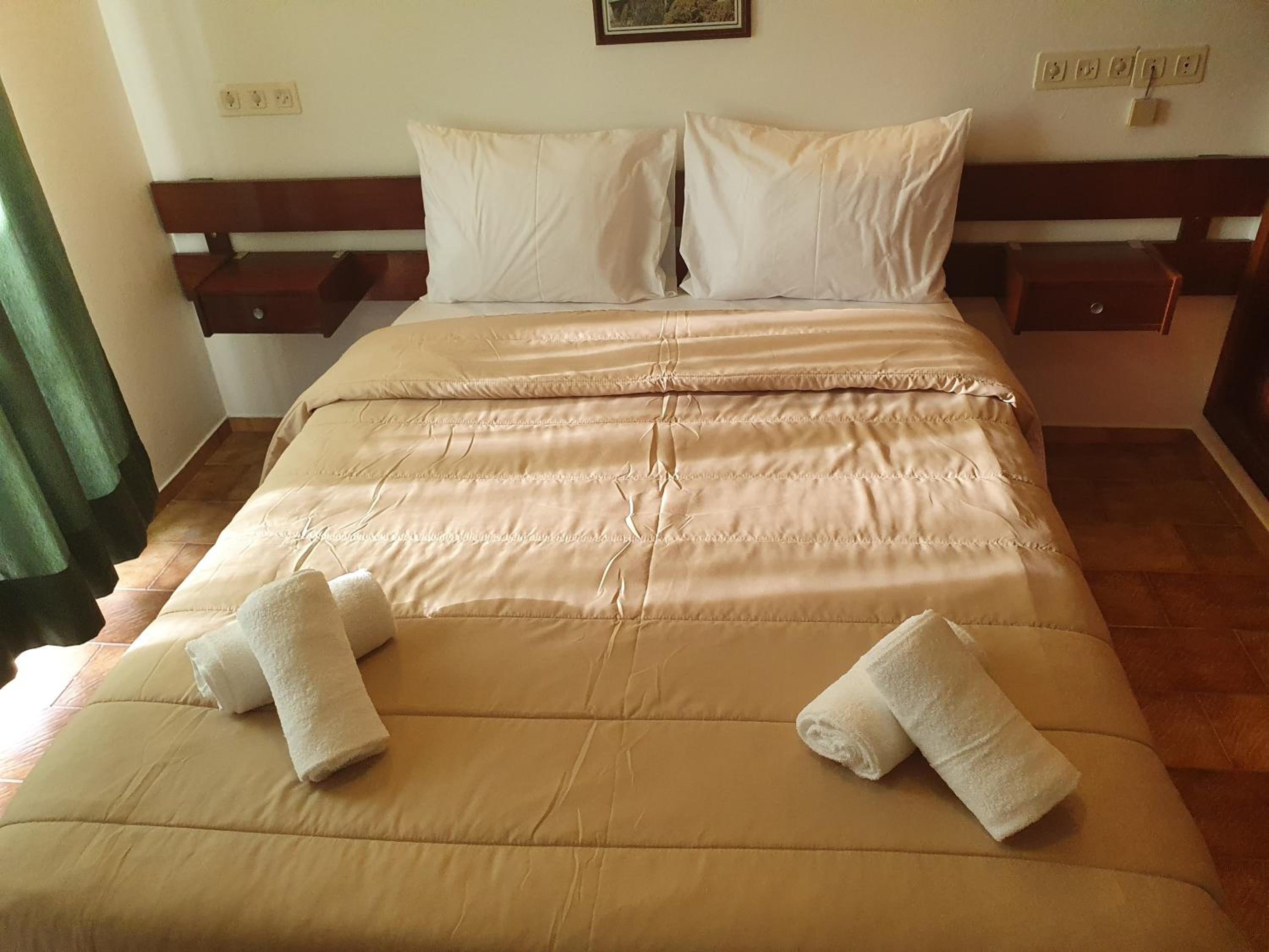 Double Room - Photo 3
