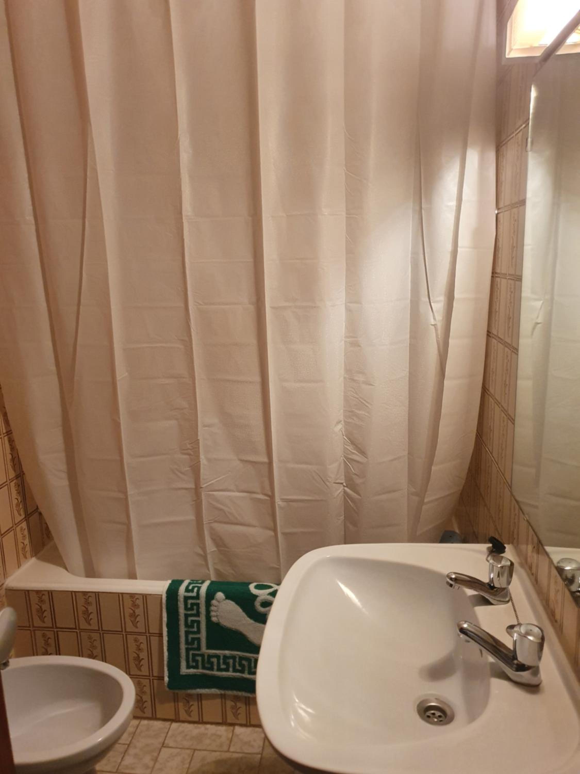 Double Room - Photo 6