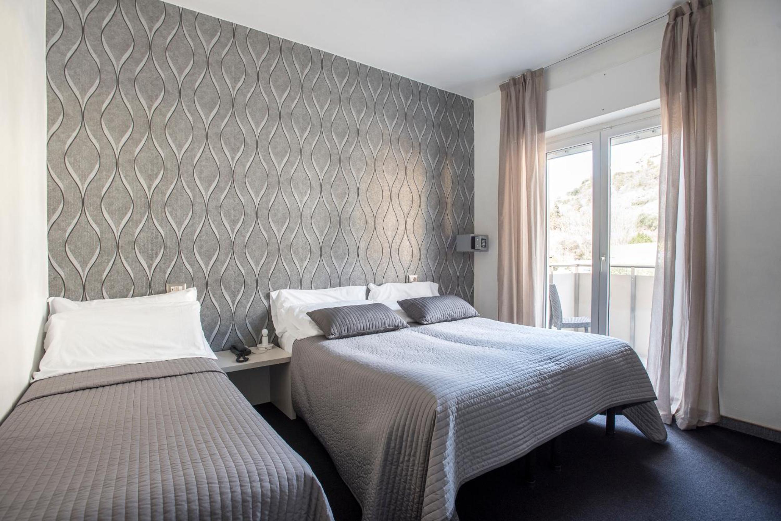 Triple Room photo 2