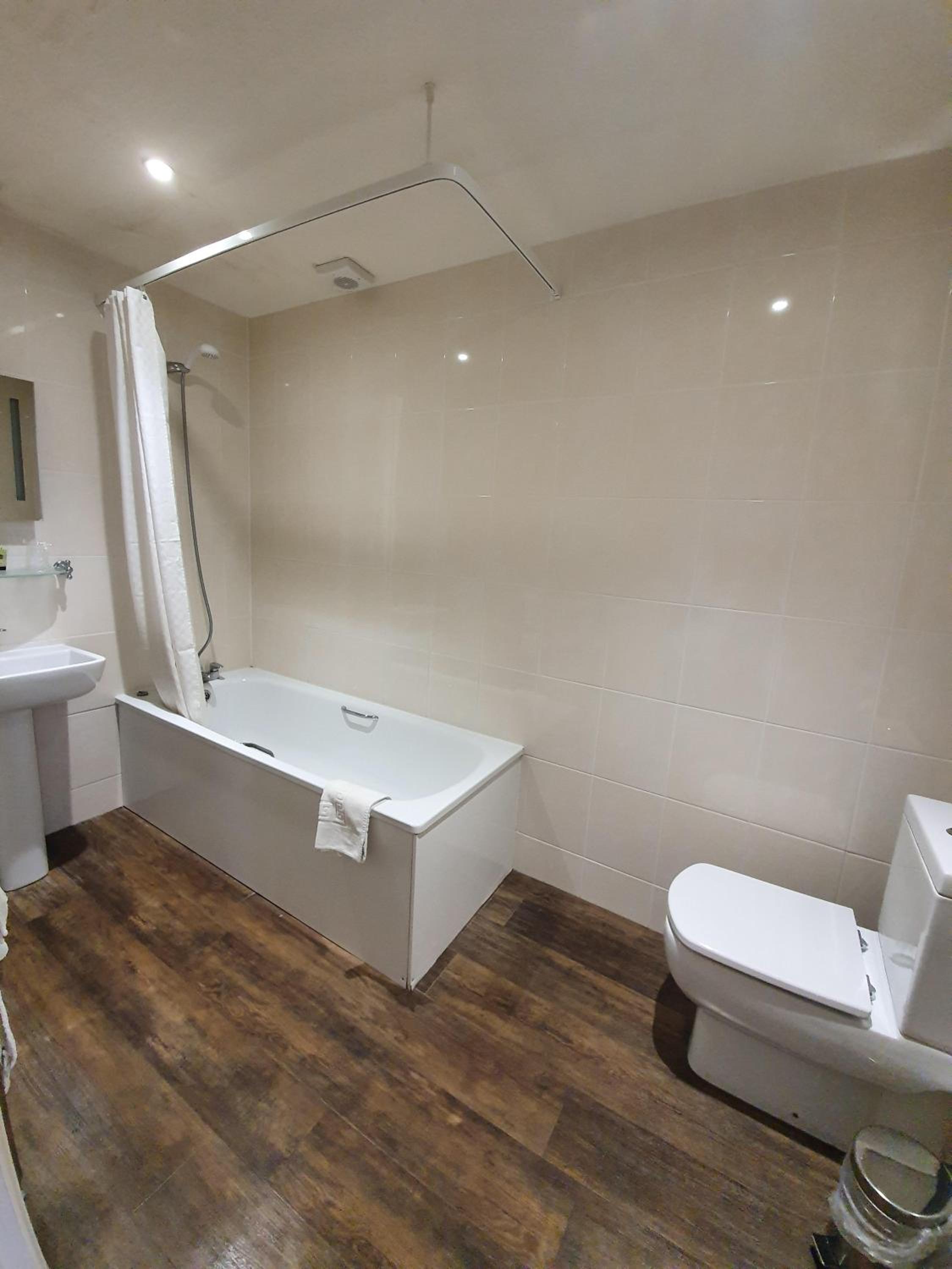 Standard Double Room - Photo 21