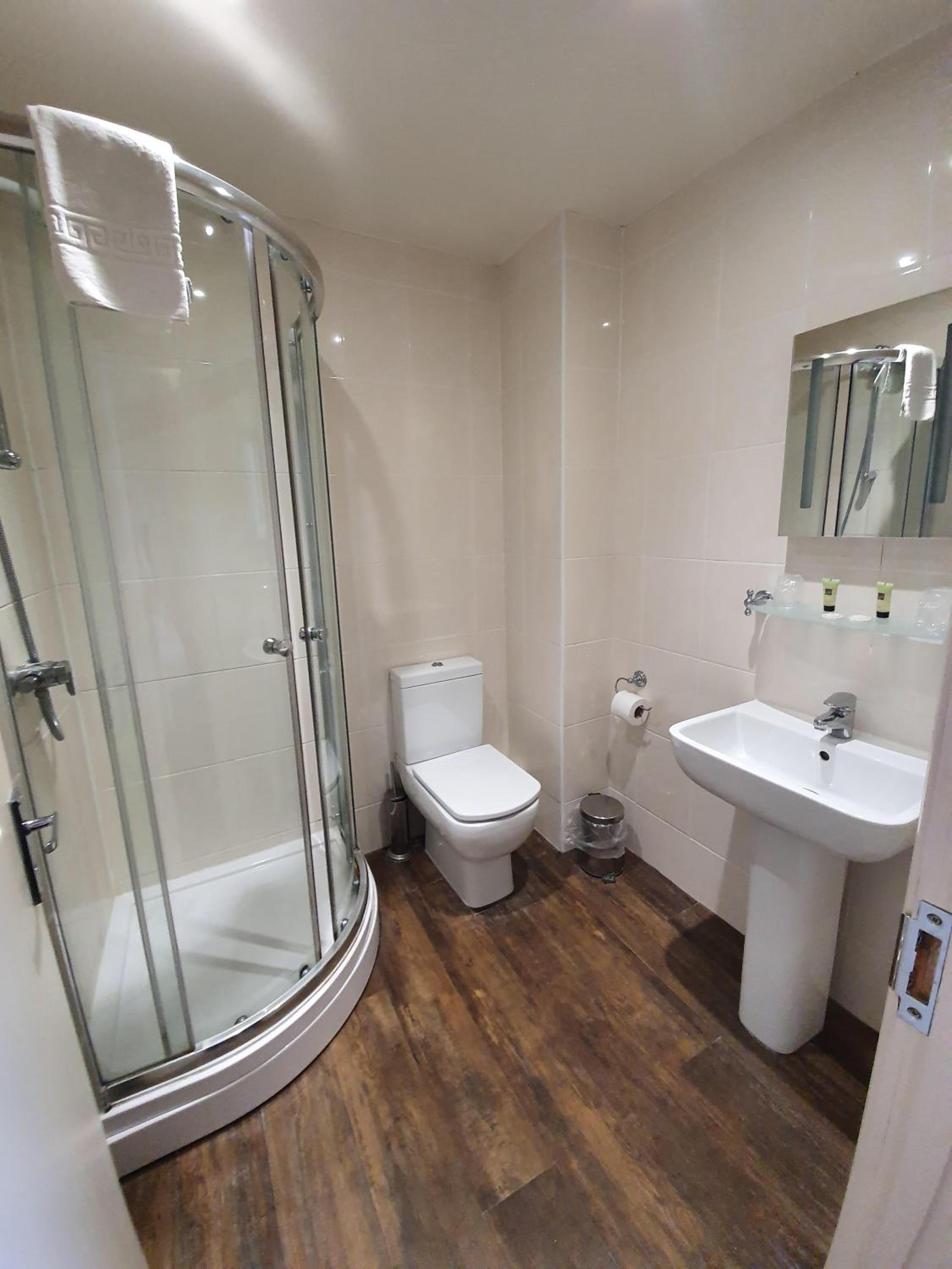 Standard Double Room - Photo 20