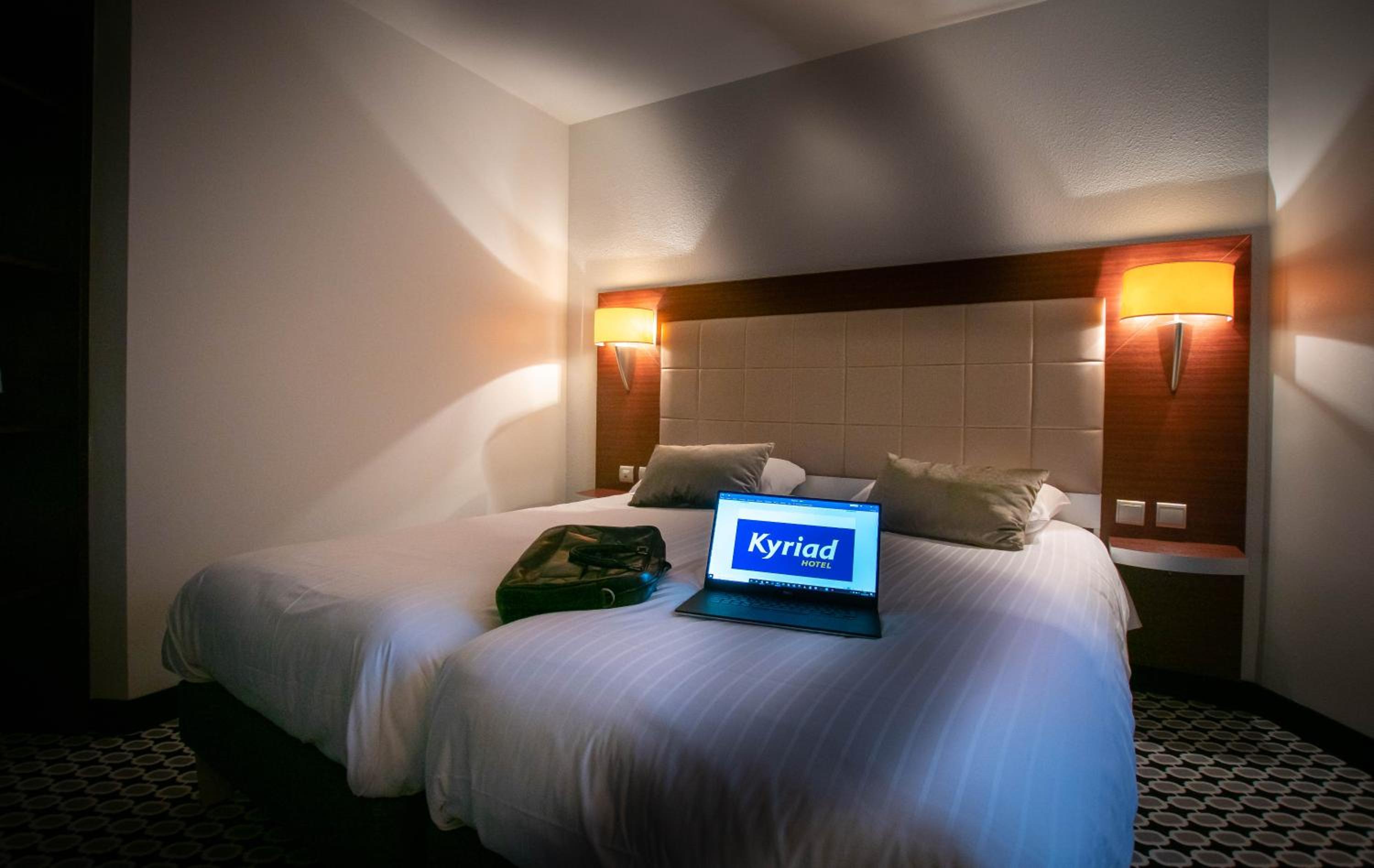 Standard Twin Room - Photo 2