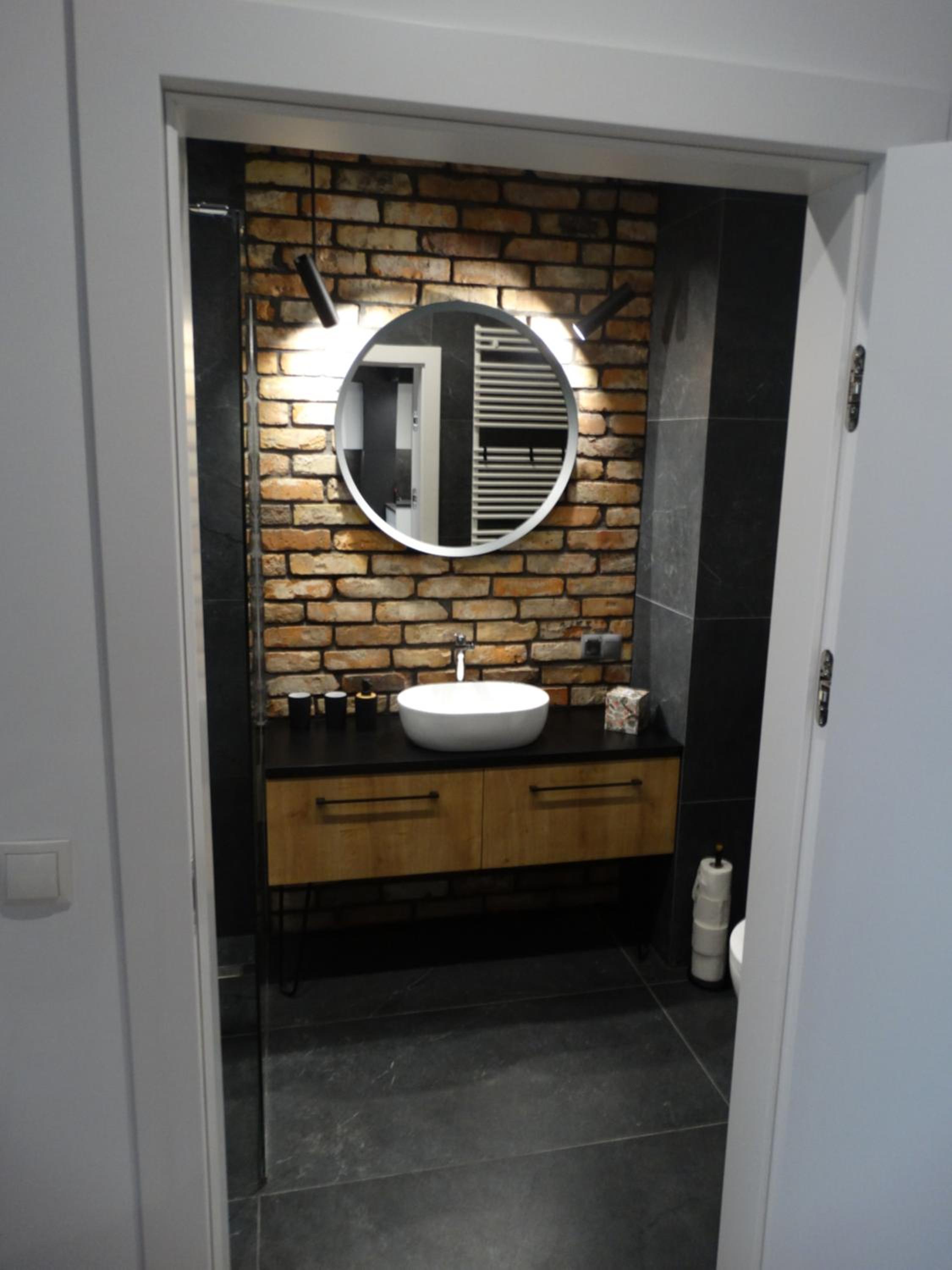 One-Bedroom Apartment - Photo 3