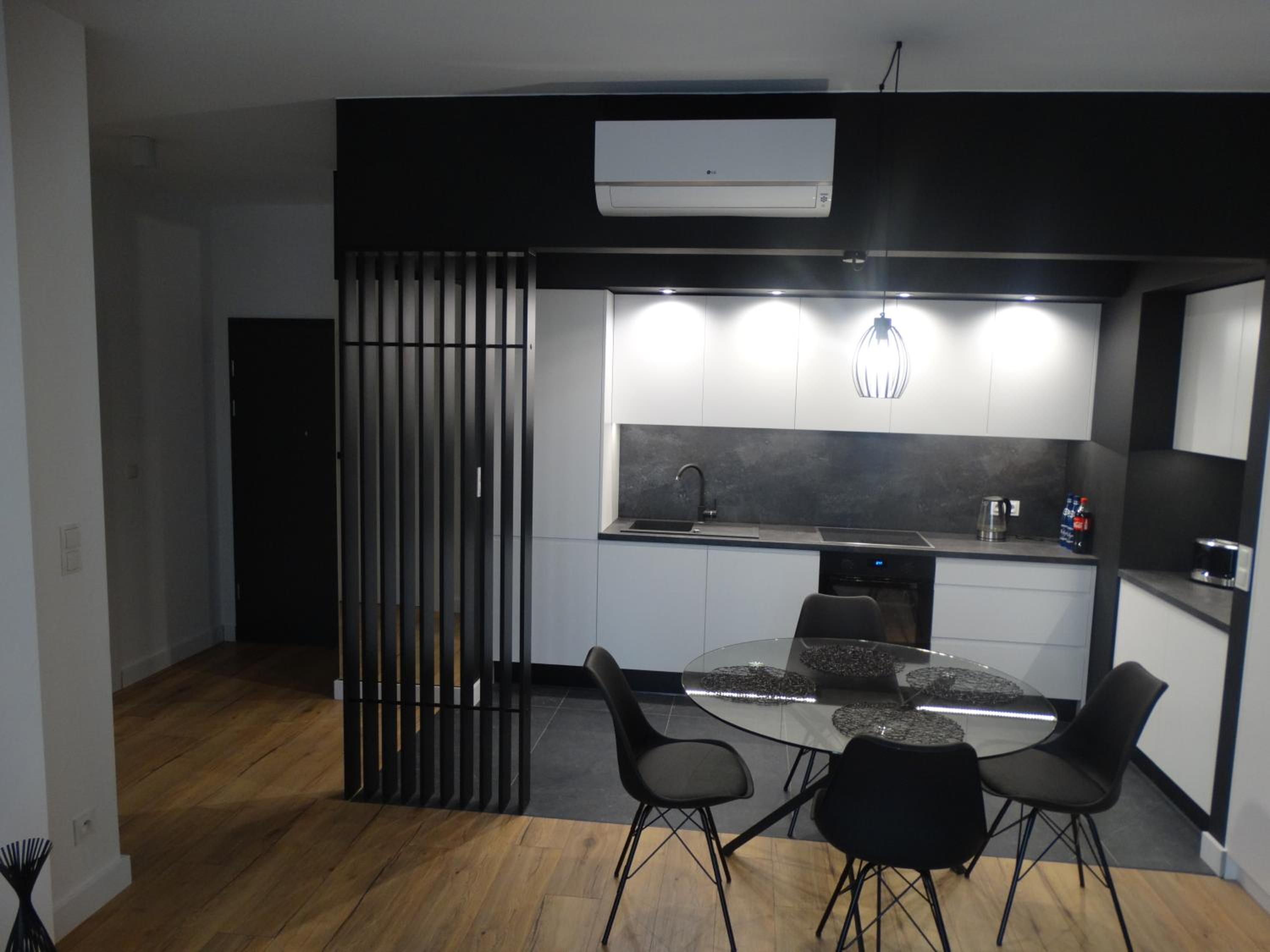 One-Bedroom Apartment - Photo 8