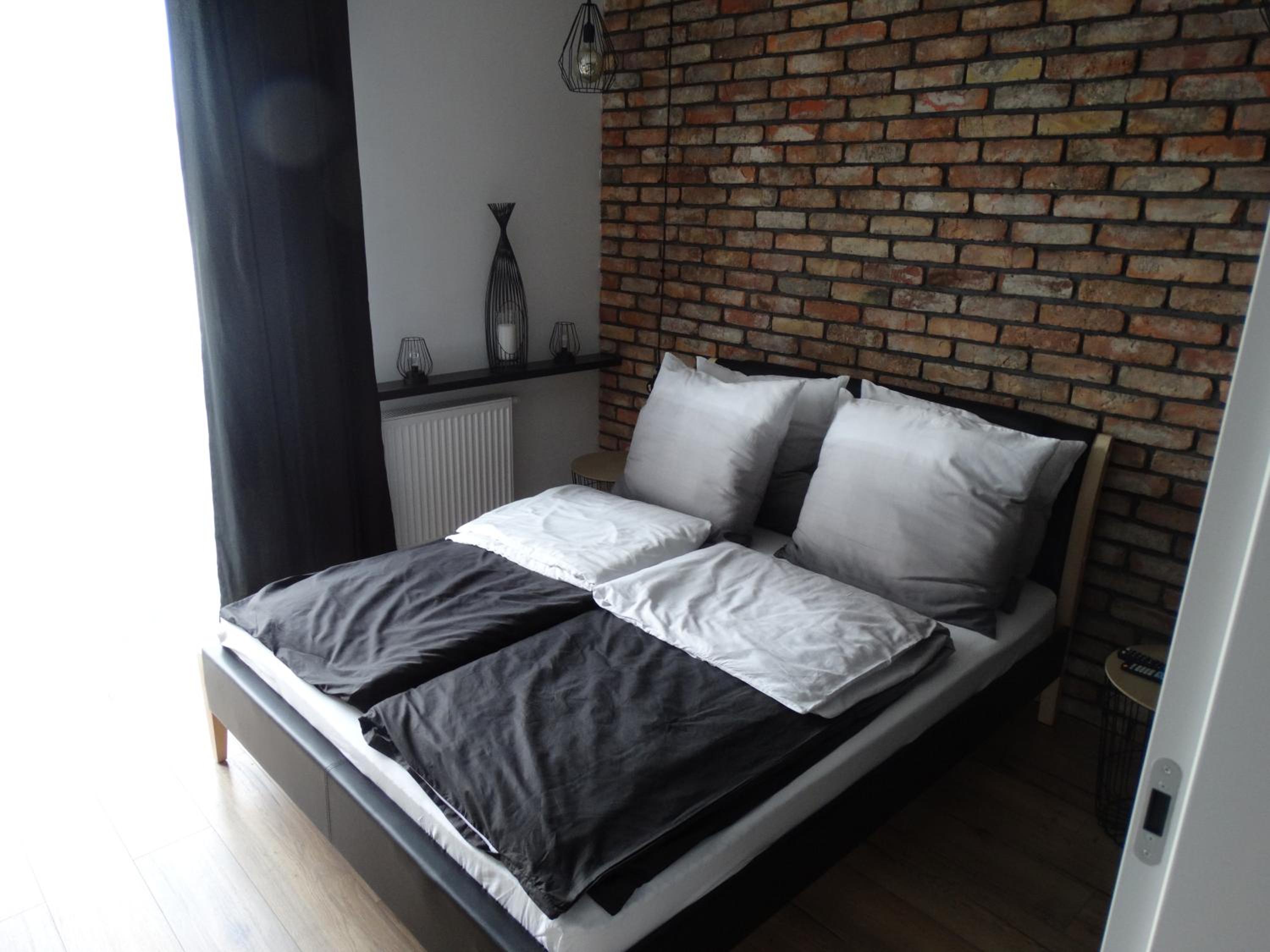 One-Bedroom Apartment - Photo 9