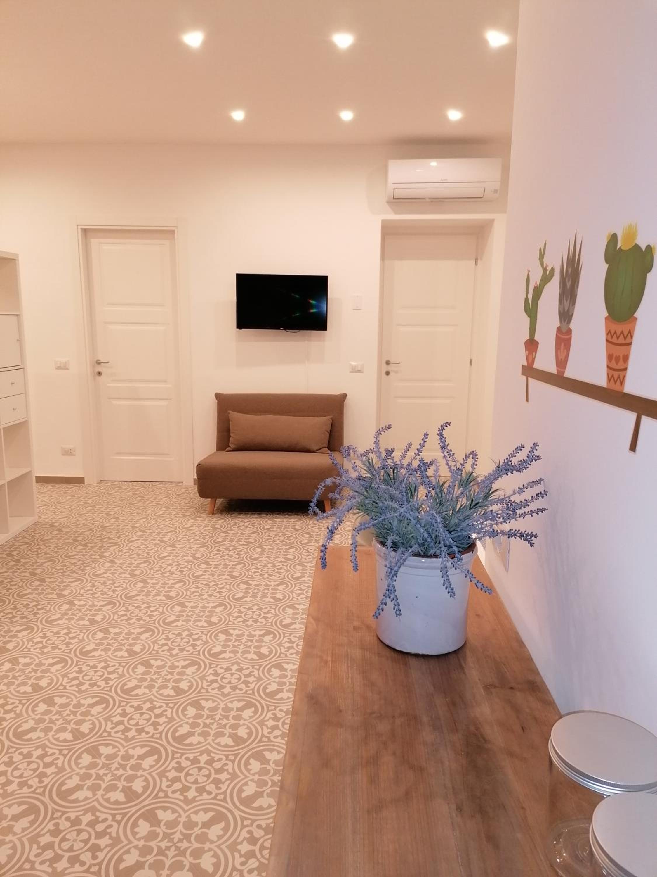 Apartment with Terrace - Photo 3