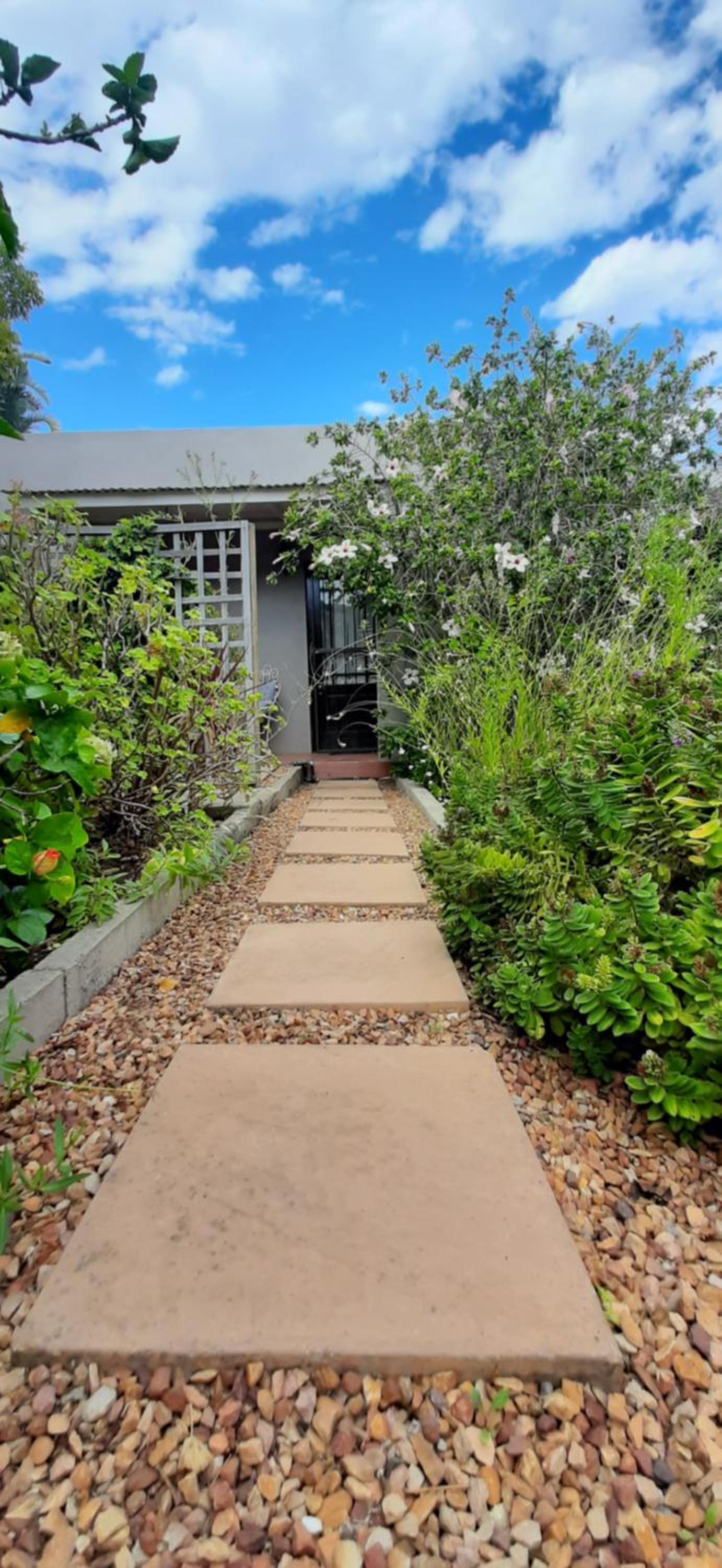 Abigail's Garden Cottage - Self Catering - Photo 45