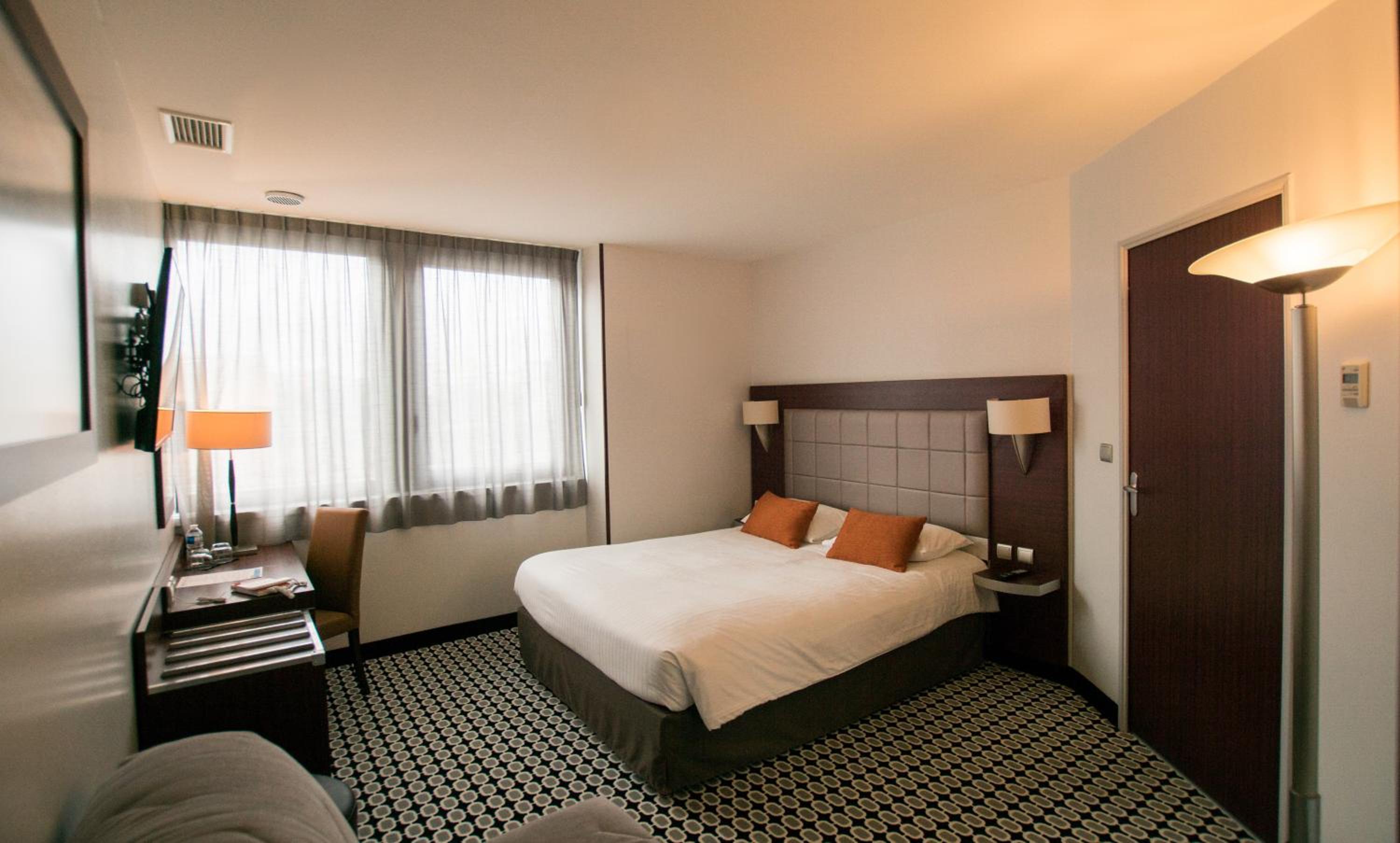 Standard Double Room - Photo 3