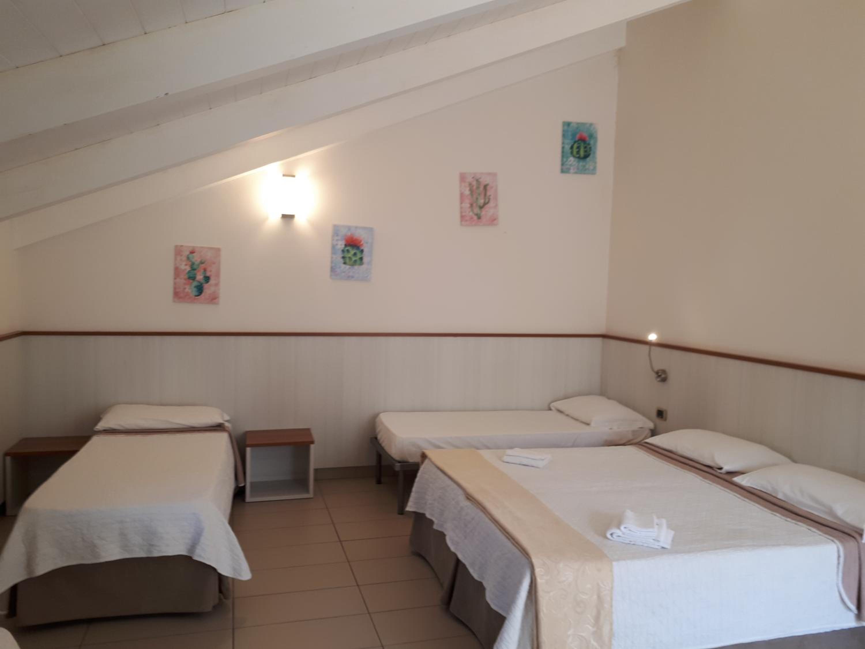 Comfort Triple Room with Shower