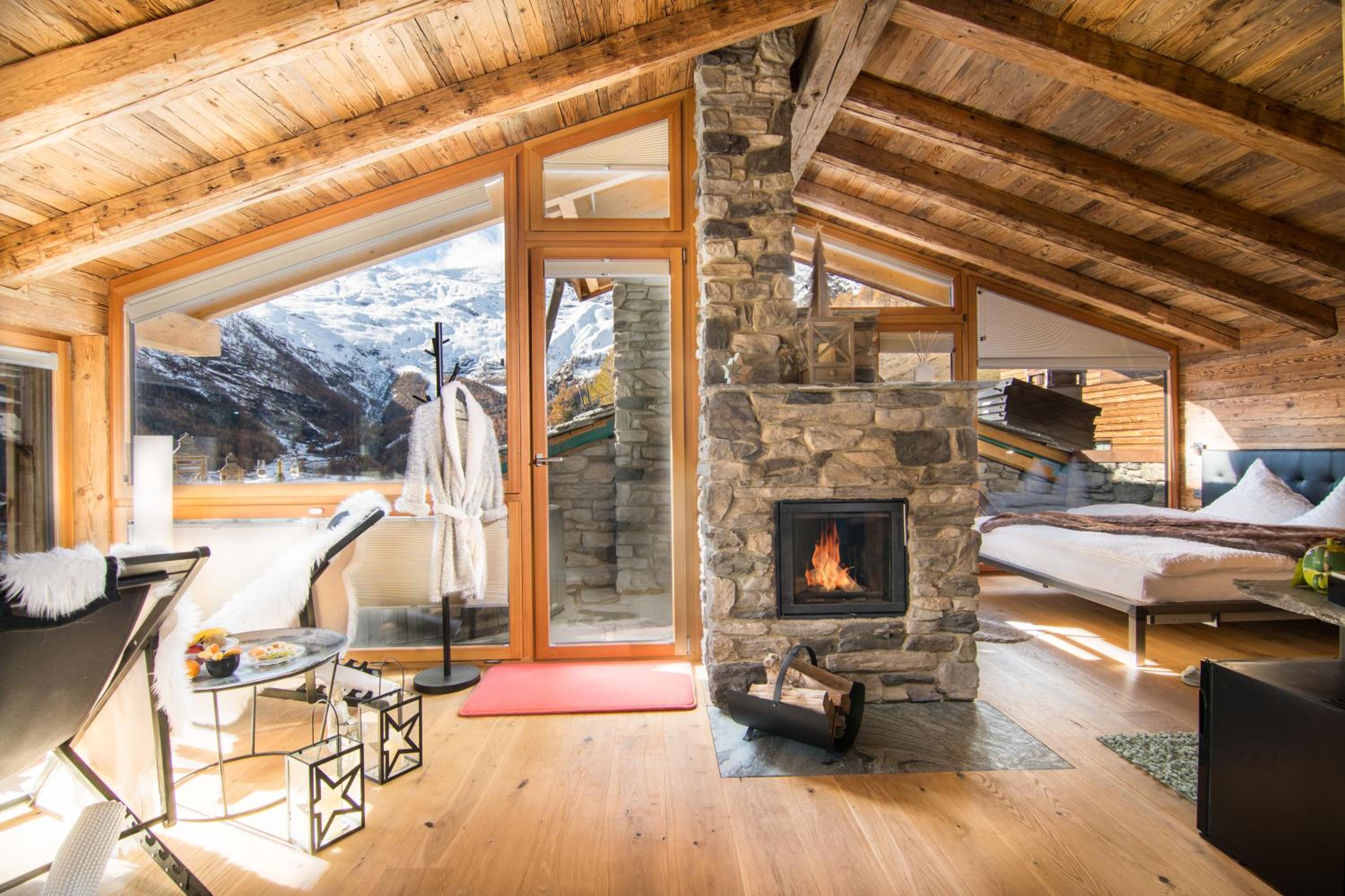 Deluxe Suite with Outdoor Spa Bath and Sauna