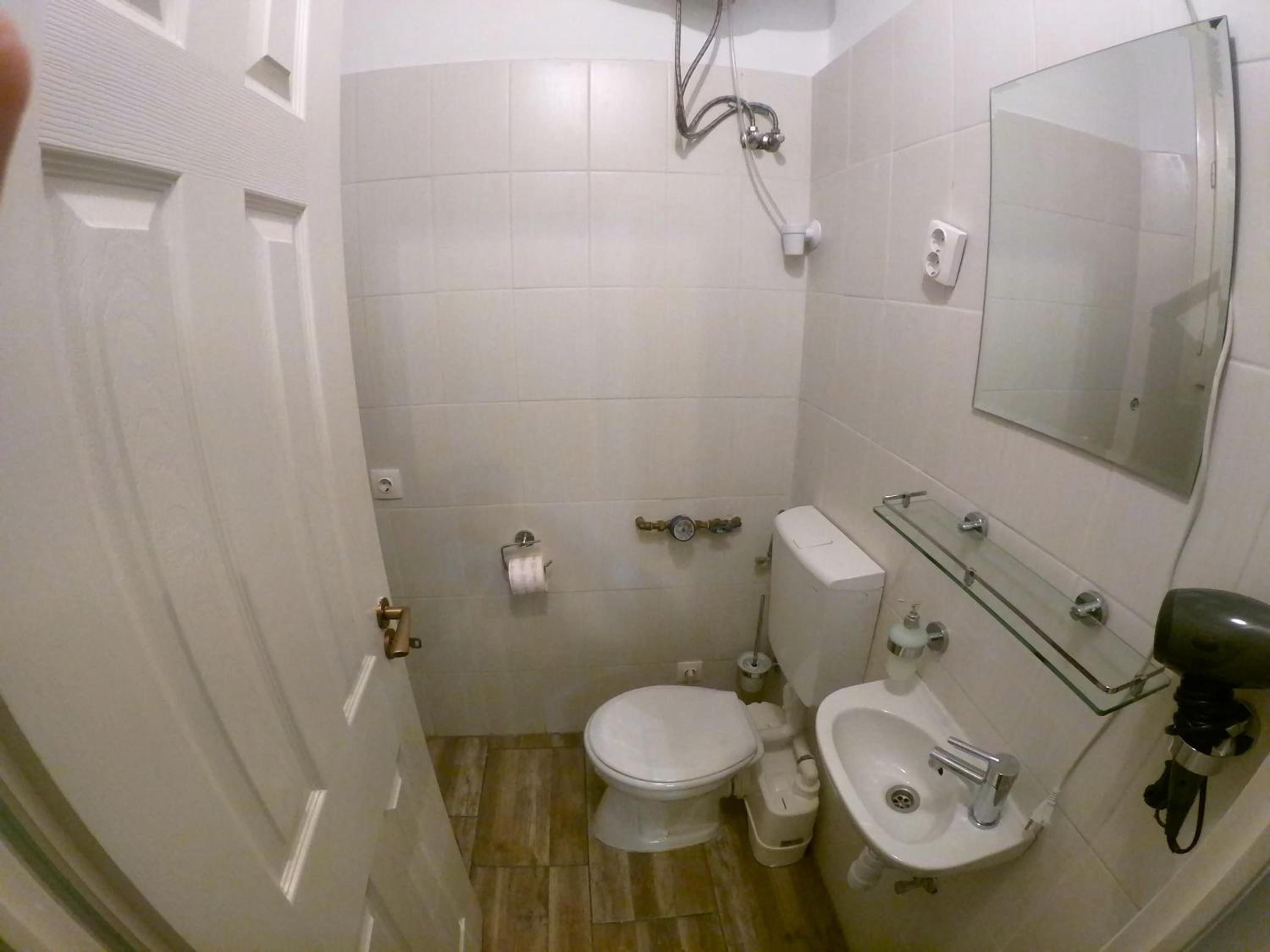 One-Bedroom Apartment - Photo 10