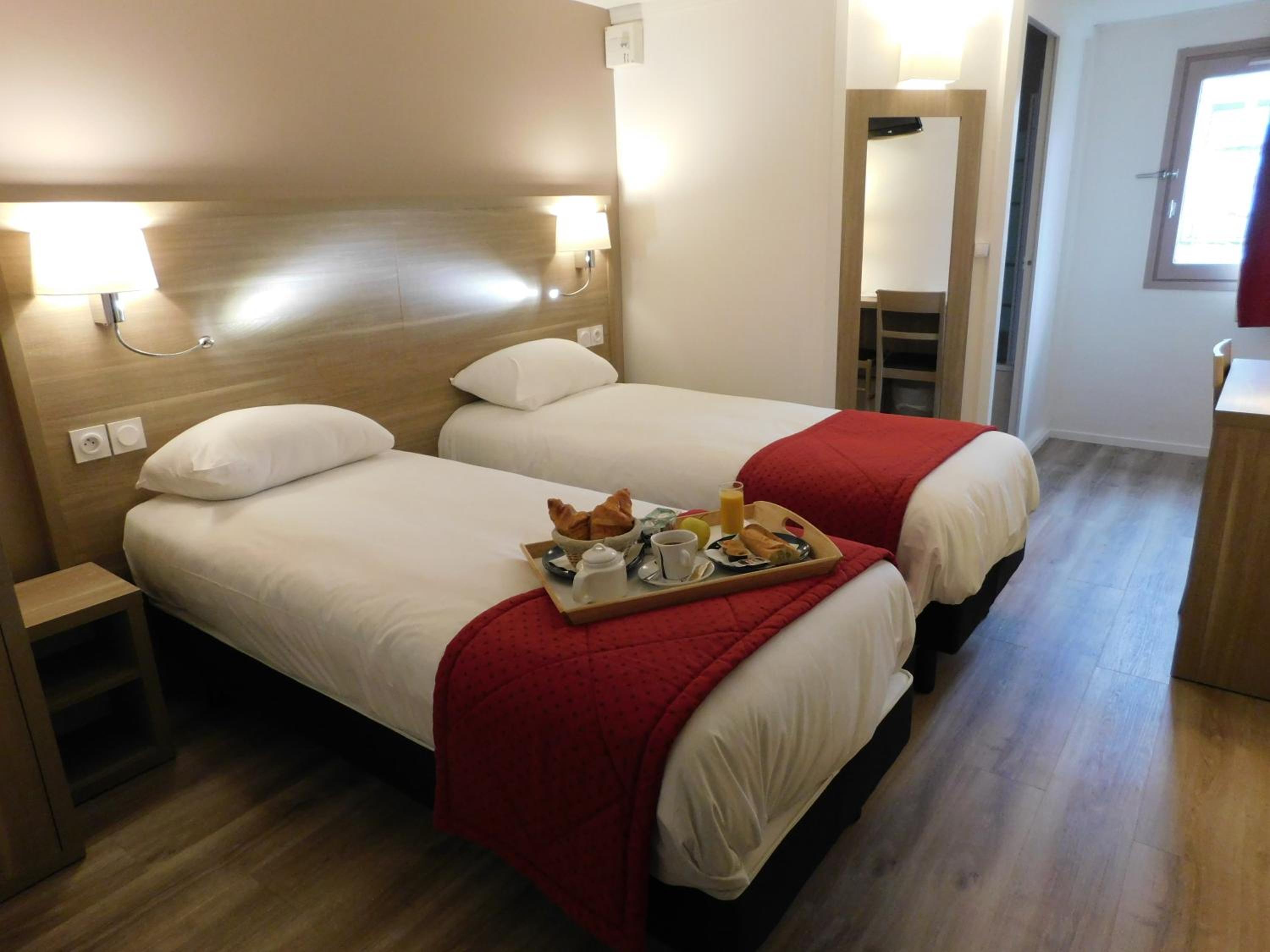 Standard Twin Room - Photo 1