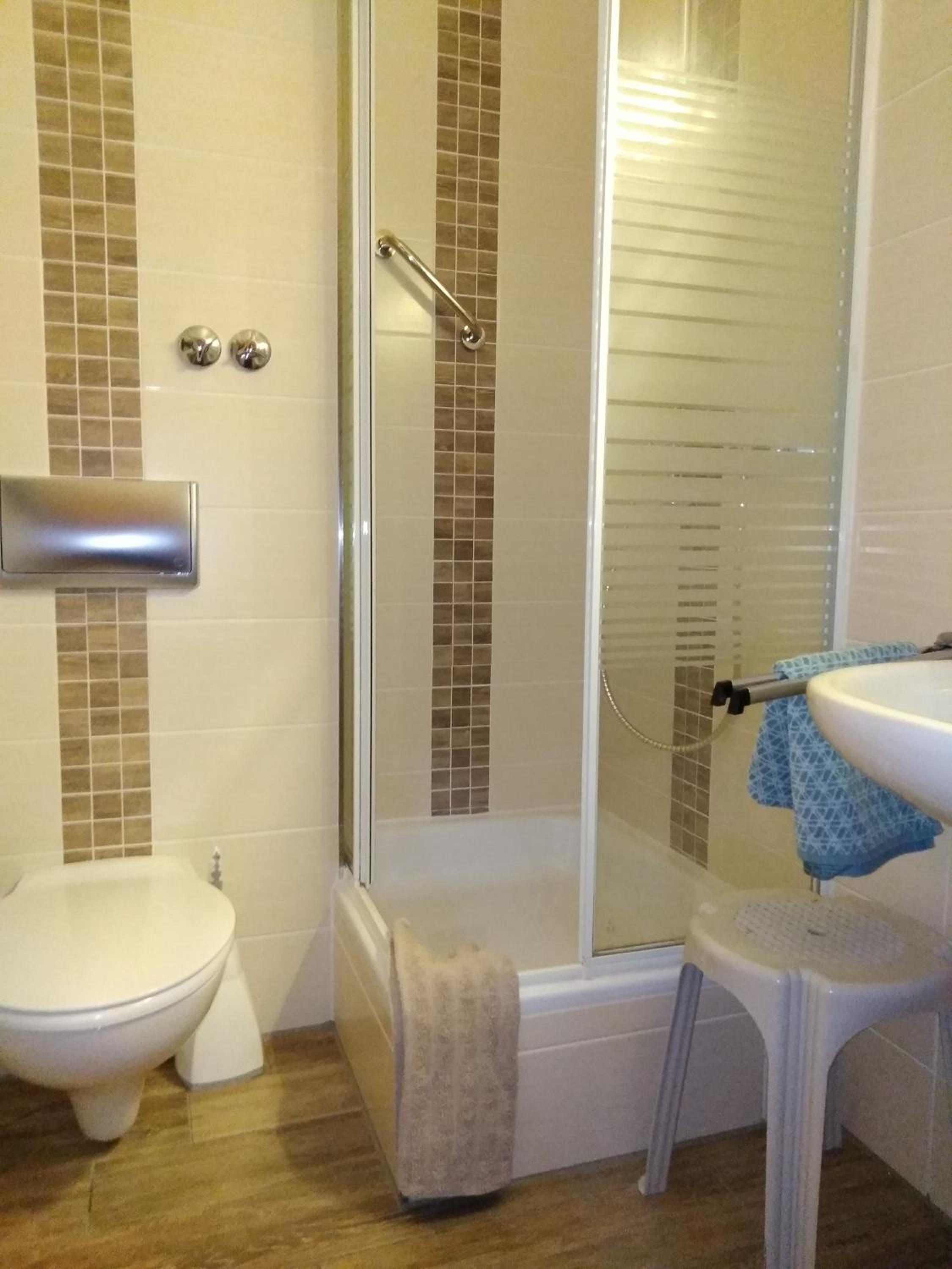 Standard Single Room with Shower photo 2